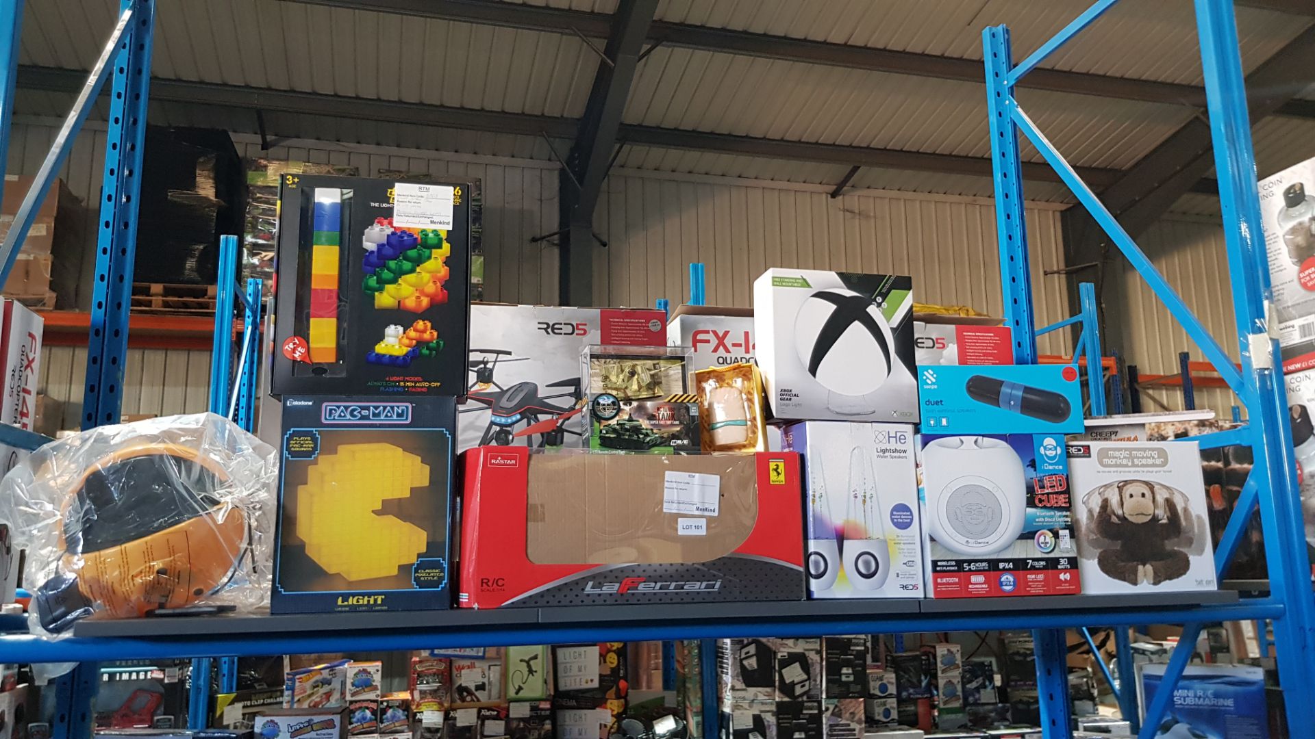 11 Items - Mixed Lot To Include Pacman Light, He Lightshow Water Speakers, iDance LED Cube, L...