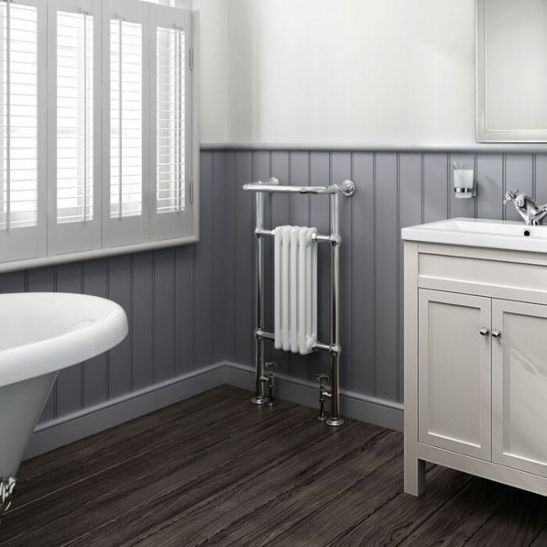 (Z54) 952x479mm Small Traditional White Towel Rail Radiator - Cambridge. RRP £449.99.We love ... - Image 2 of 2