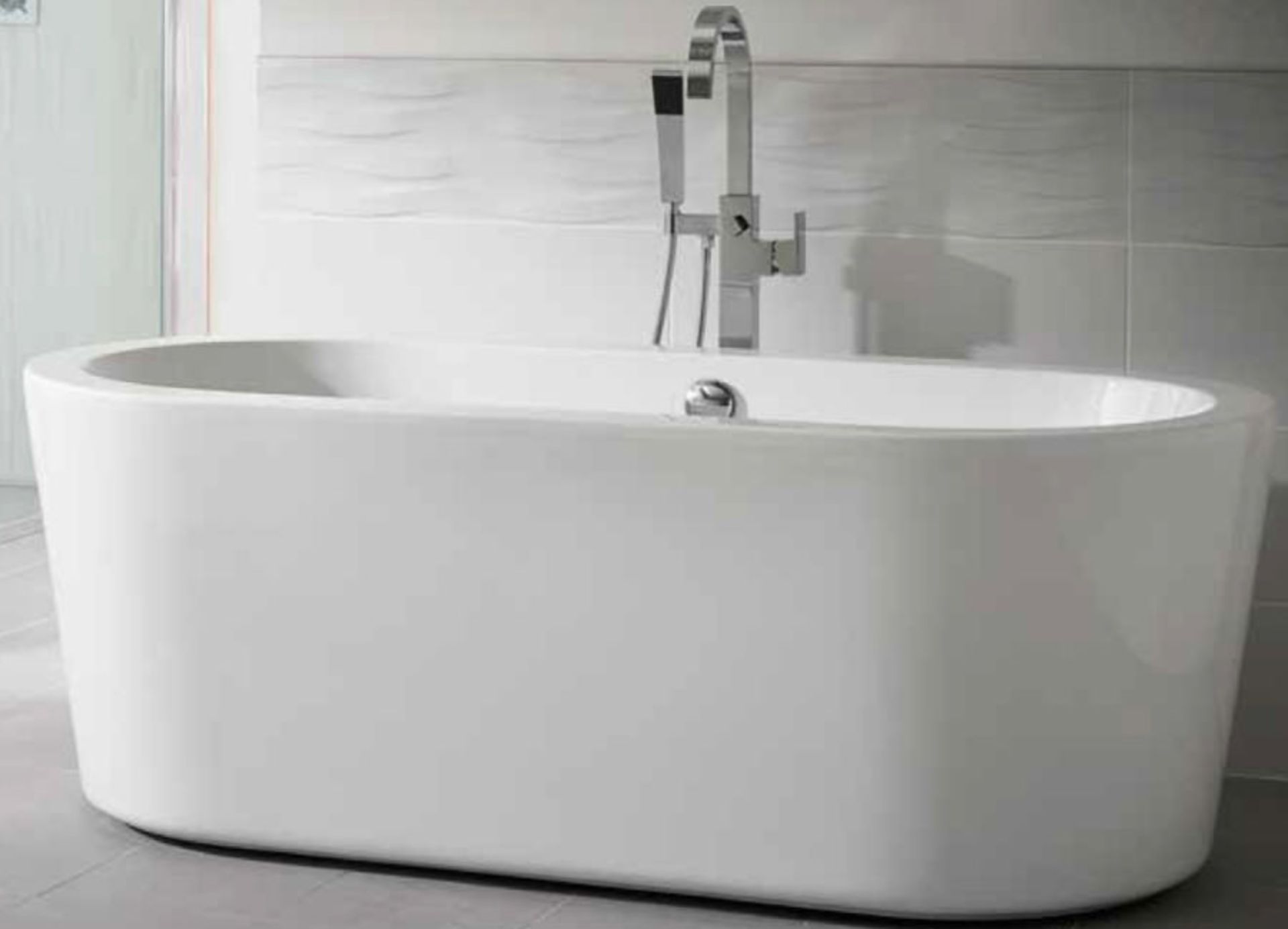 New 1700X800mm Maddie Freestanding Bath. Br253.Rrp £2,879 Visually Simplistic To Suit Any Bat... - Image 3 of 3