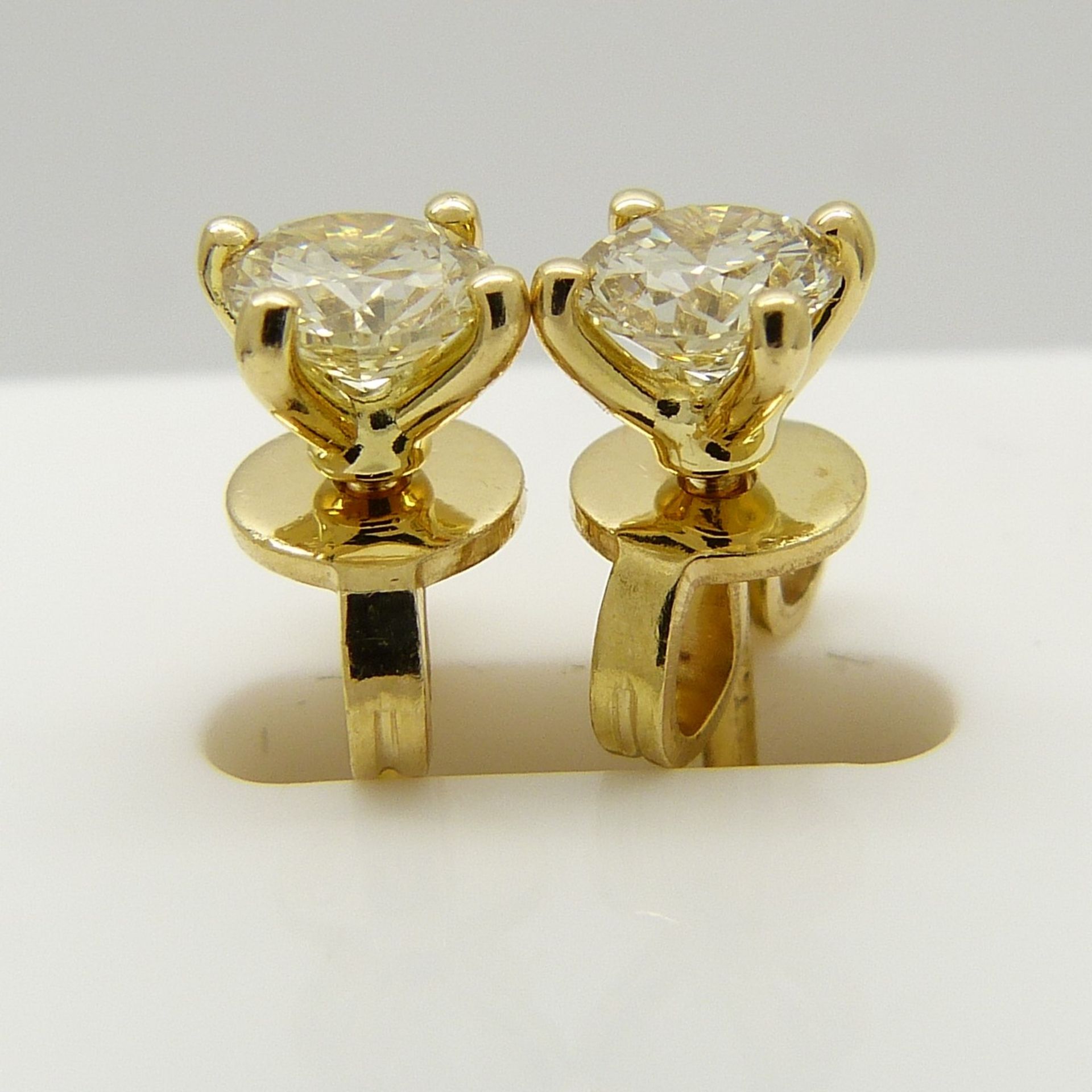 0.51 carat diamond ear studs in 18ct yellow gold, boxed - Image 5 of 6