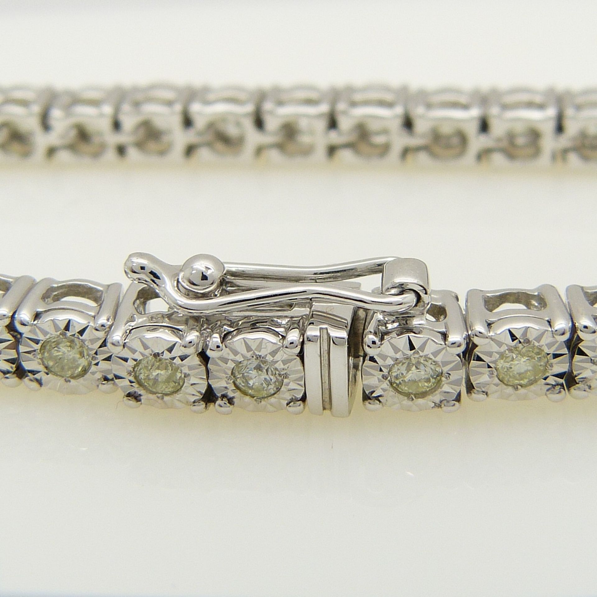 2.00 carat natural diamond-set 18ct white gold line bracelet, boxed - Image 6 of 7