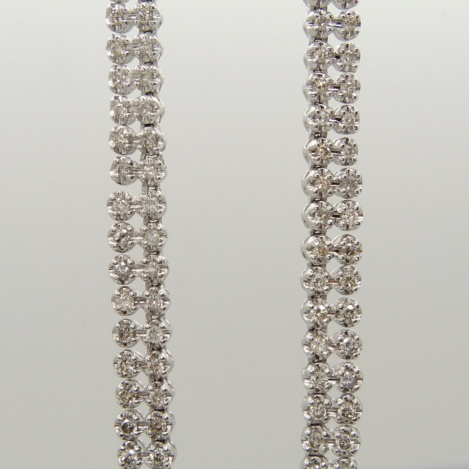 A superb, weighty 5.08 carat diamond Riviere double droplet-style necklace in platinum, boxed - Image 7 of 11