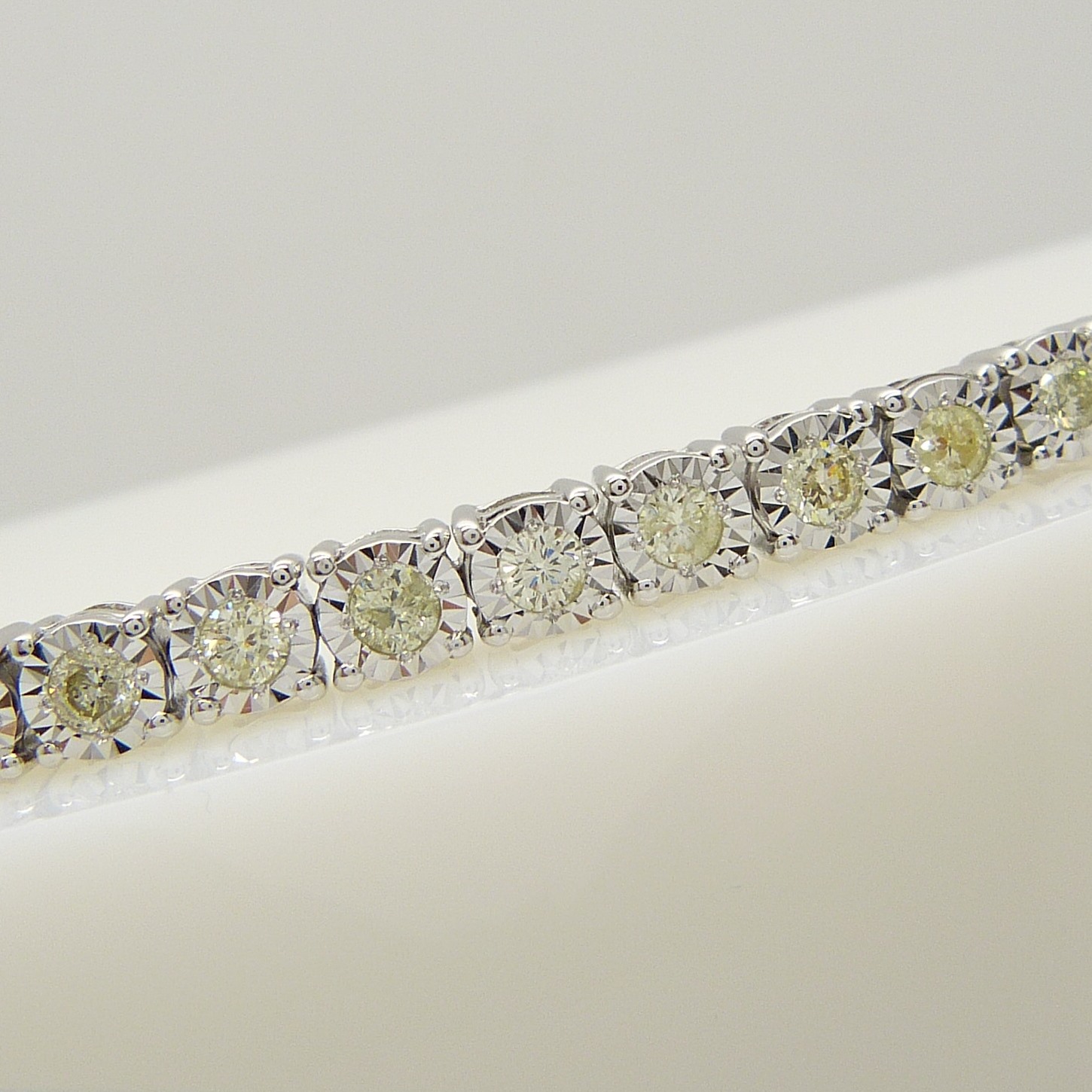 2.00 carat natural diamond-set 18ct white gold line bracelet, boxed - Image 4 of 7