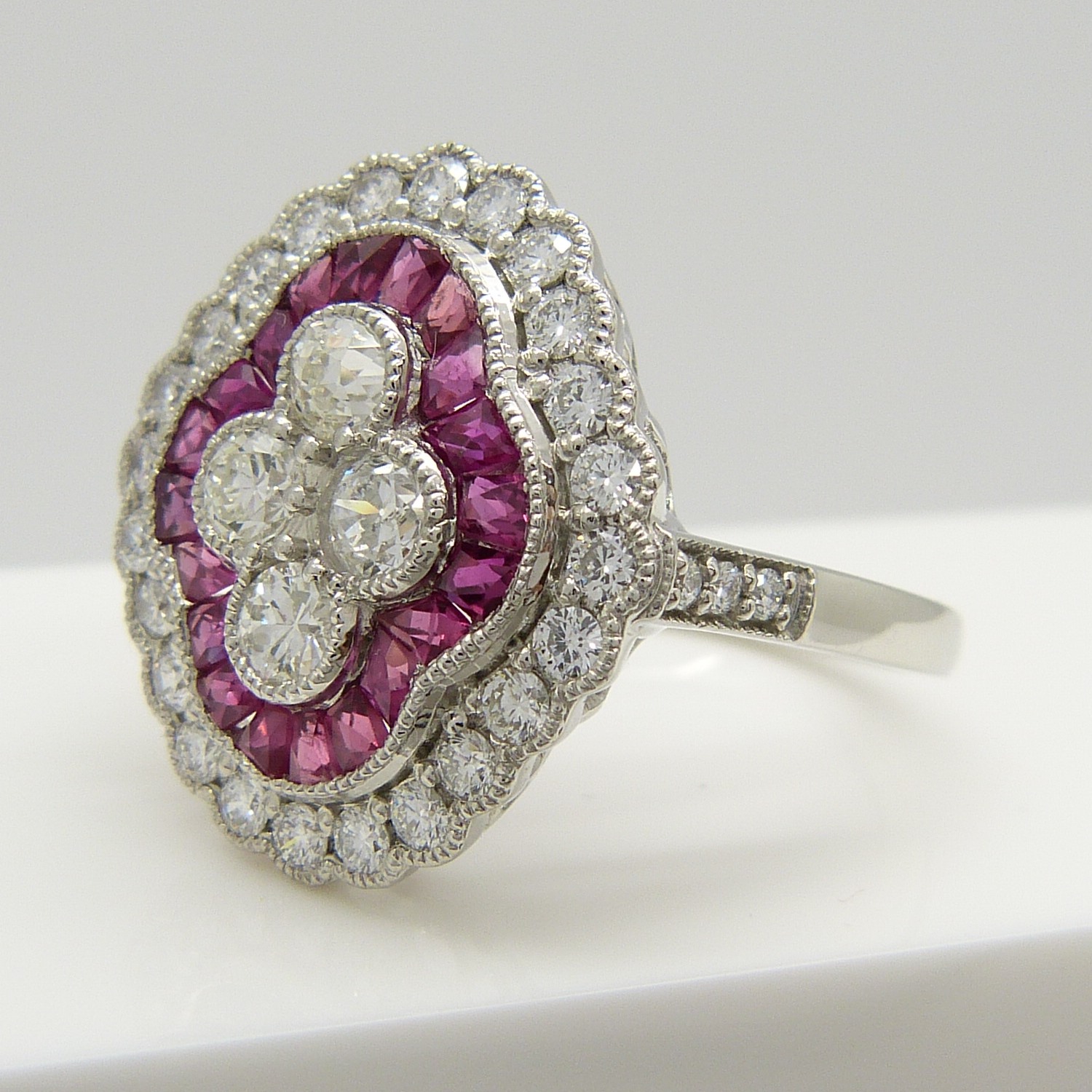 A large and stylish quatrefoil-shaped platinum ruby and old-cut diamond cocktail ring - Image 4 of 5