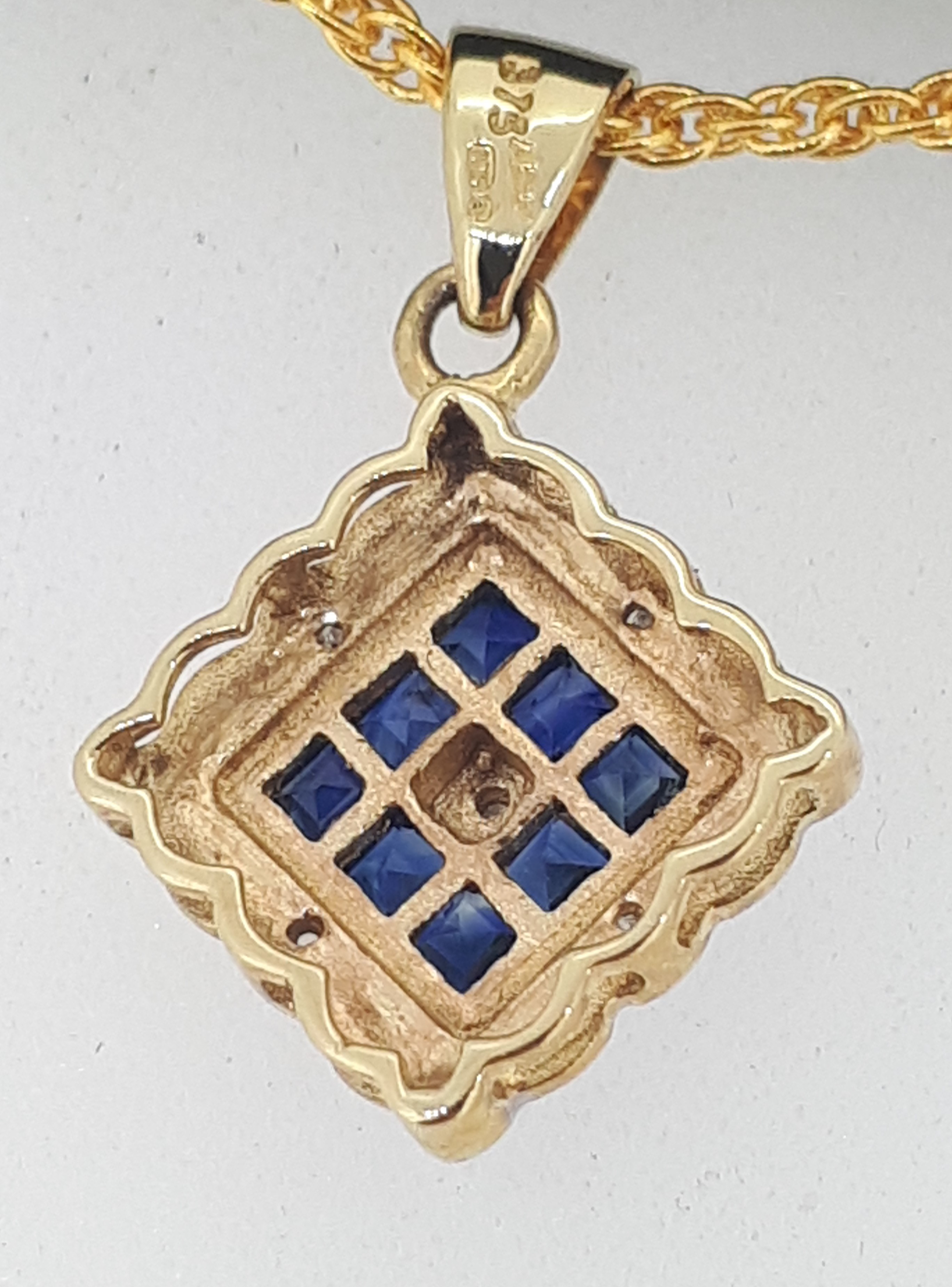 9ct (375) Yellow Gold Diamond & Sapphire Pendant - Image 3 of 3