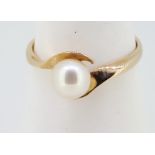 9ct (375) Yellow Gold Pearl Crossover Ring
