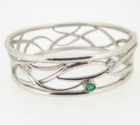 BESPOKE HANDMADE 9ct (375) White Gold Emerald & Diamond Oval Bangle