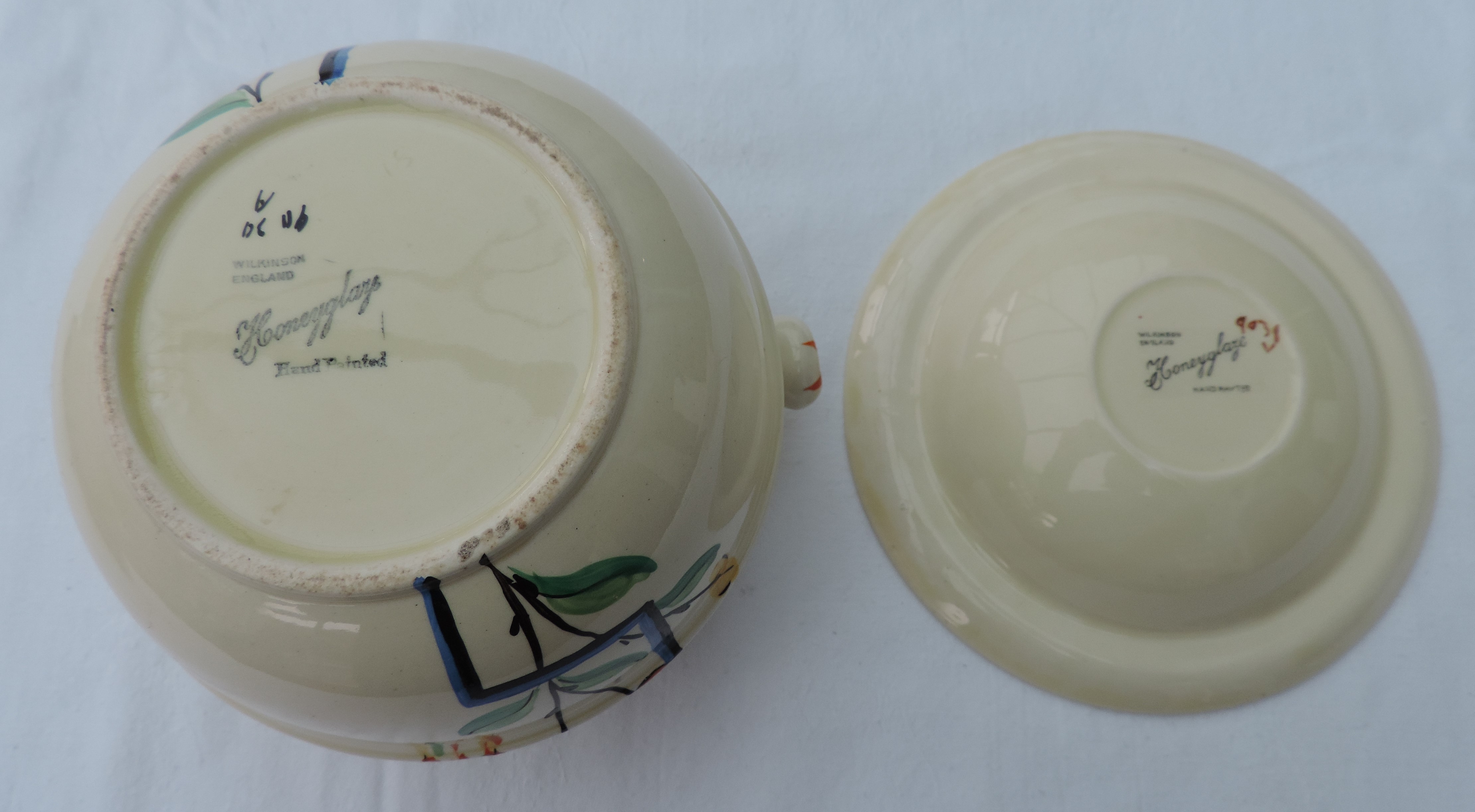 Clarice Cliff Budgerigar design Flower Bowl, with 3 other pots/dishes - Image 9 of 10