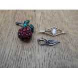 3 small vintage brooches