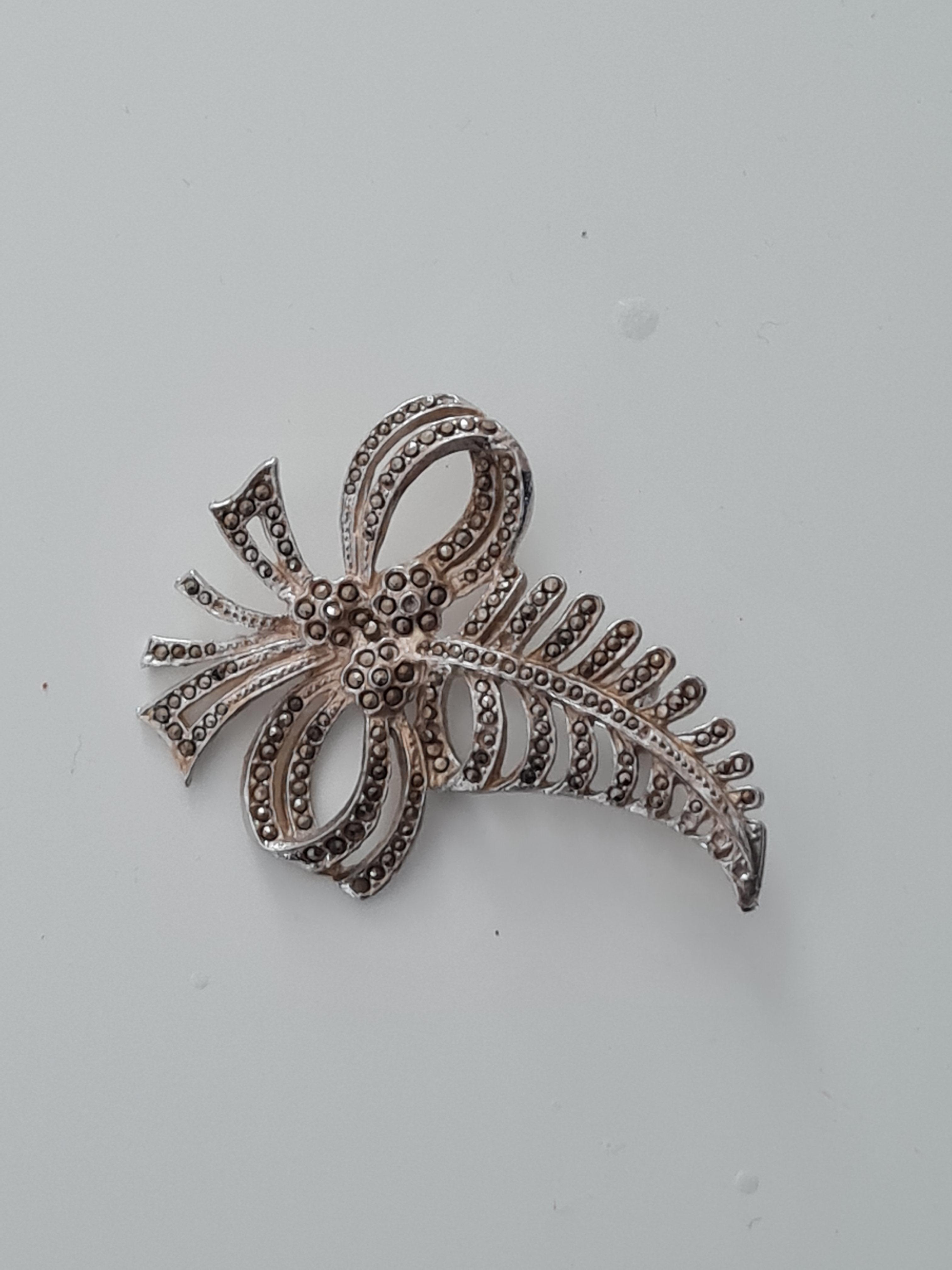 Vintage Silvertone Feather Marcasite Brooch - Image 4 of 5