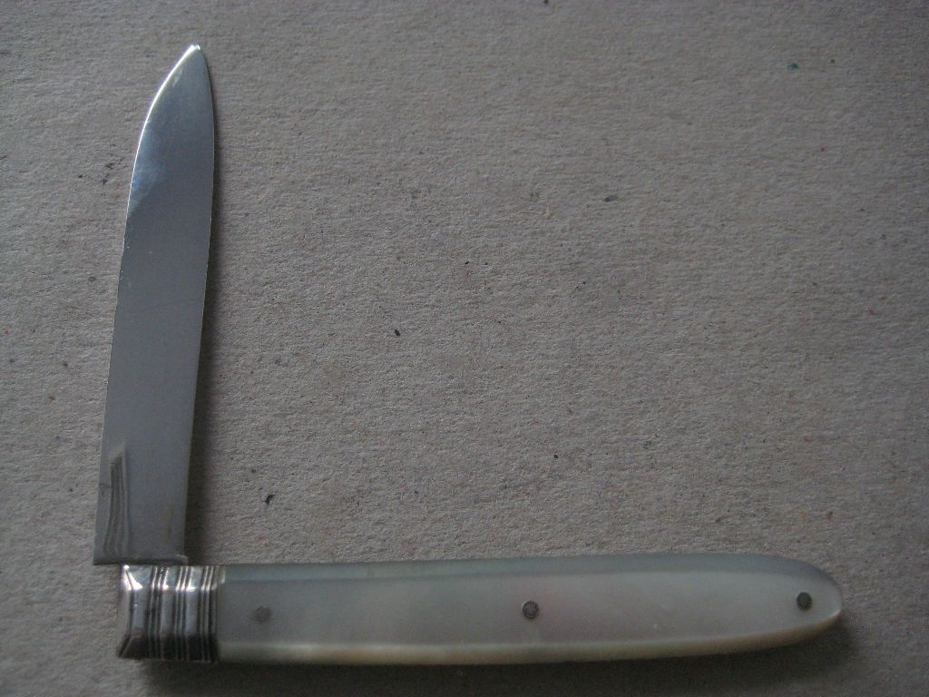 Rare George III Mother of Pearl Hafted Silver Bladed Folding Fruit Knife and Fork - Image 9 of 11