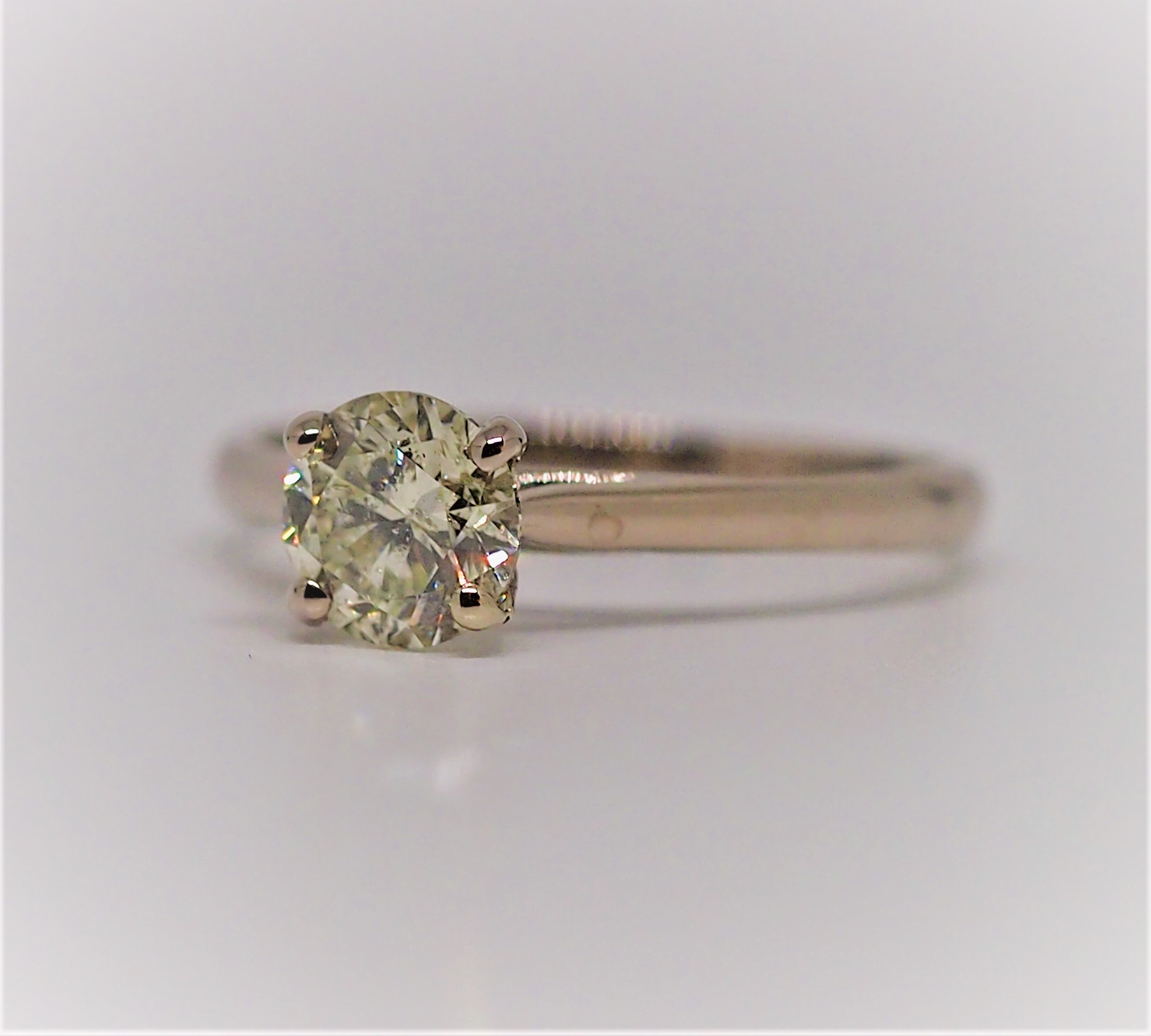 Certified 0.95 ct , 6.22 mm SI2 White Natural Diamond Ring set in 18K Gold - Image 3 of 8