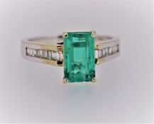 Certified 2.03 ct Natural Colombia Emerald and Diamonds 18K White Gold Ring