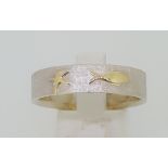 RRP £290 - Silver Scratch Finish Ring with 18ct (750) Yellow Gold Starfish & Fish Design