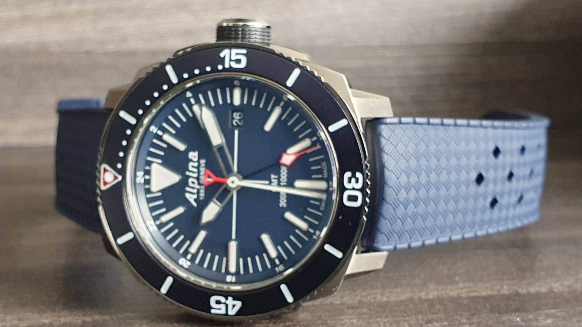 ALPINA Seastrong Diver 300 GMT SWISS MADE - Image 4 of 8