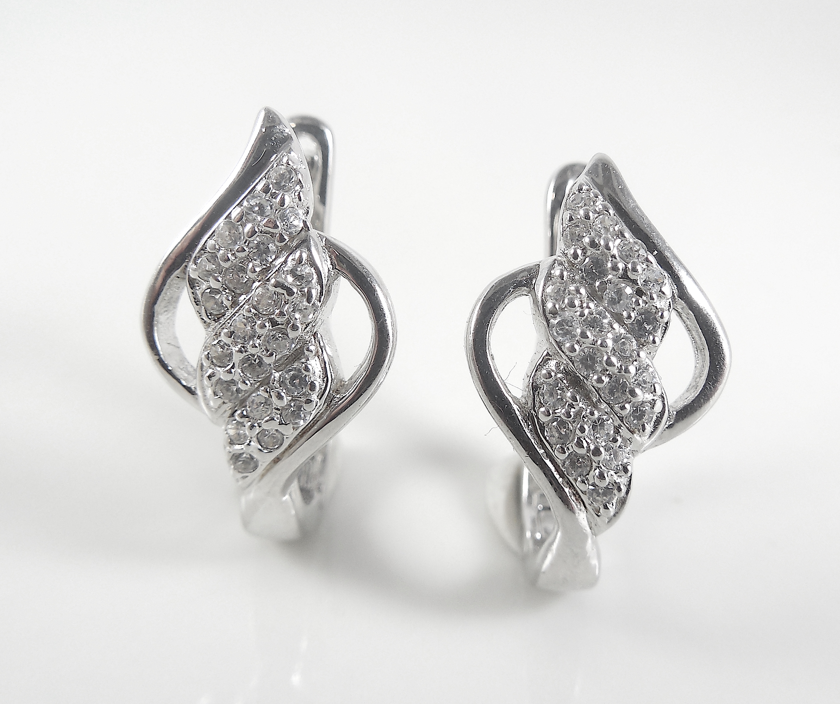 Silver earrings. - Image 3 of 4