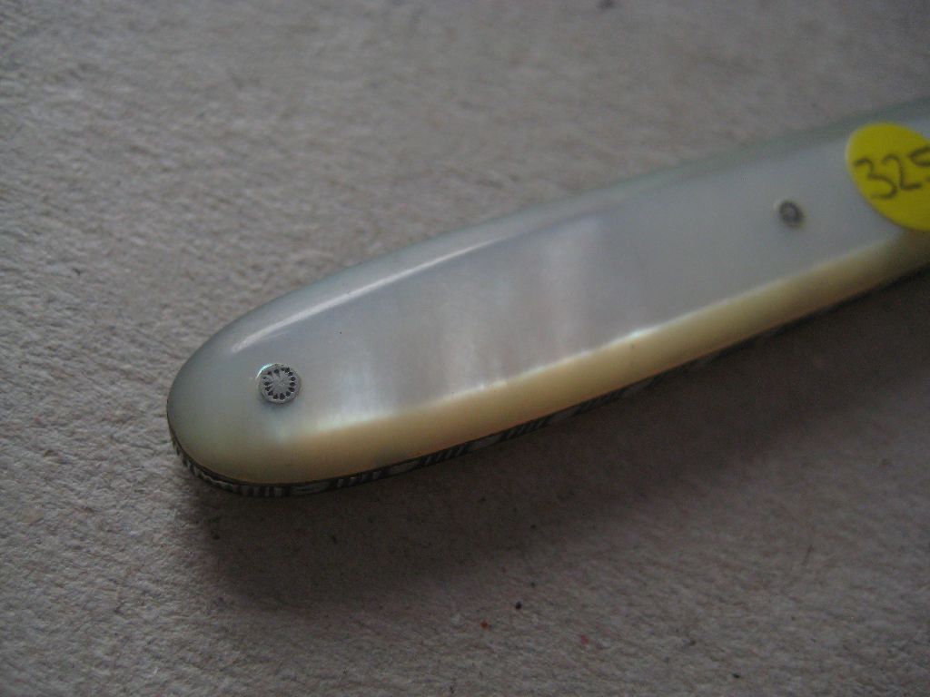 Rare George III Mother of Pearl Hafted Silver Bladed Folding Fruit Knife and Fork - Image 2 of 11