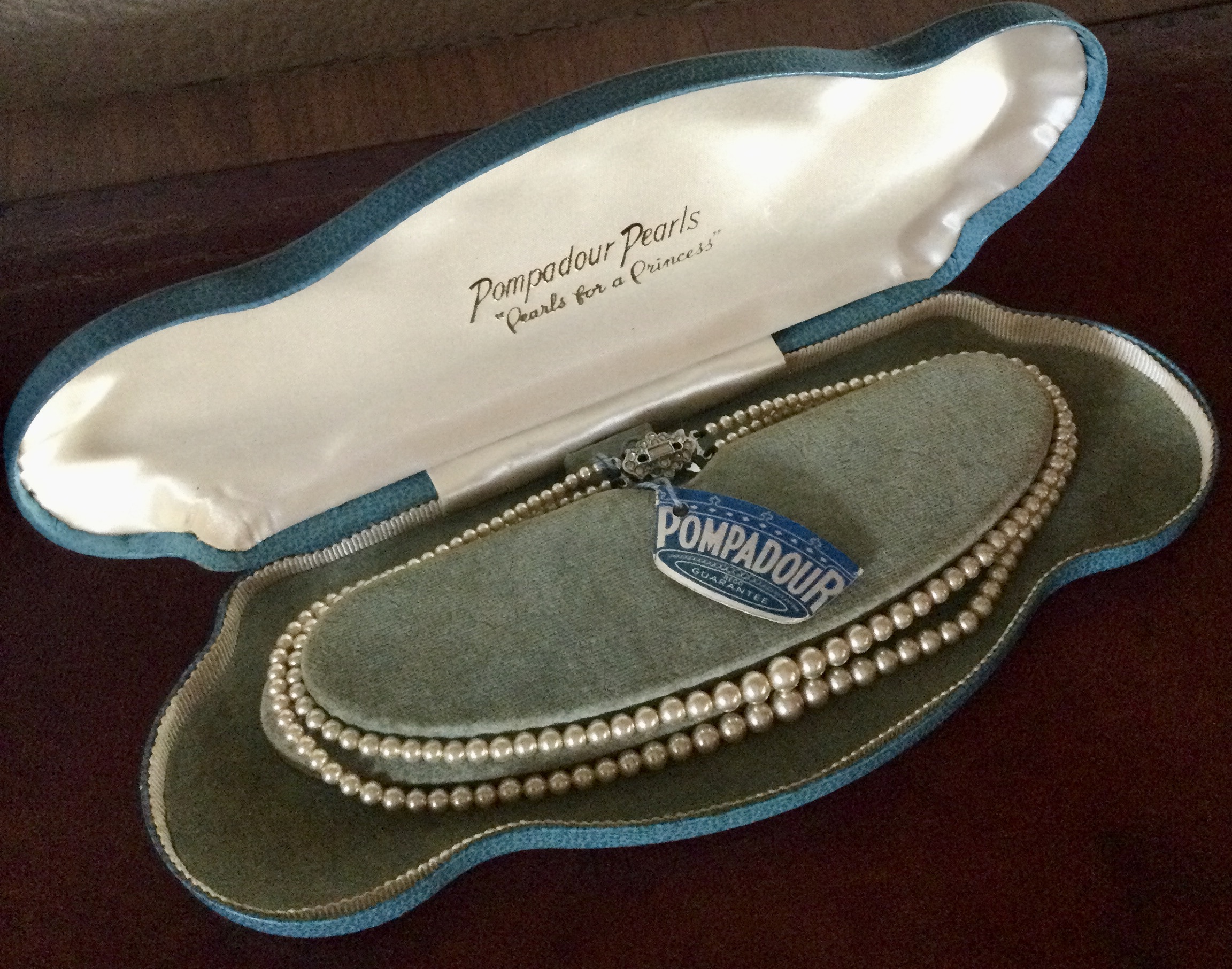 Pompadour Princess Pearls vintage in box pretty clasp necklace - Image 2 of 9