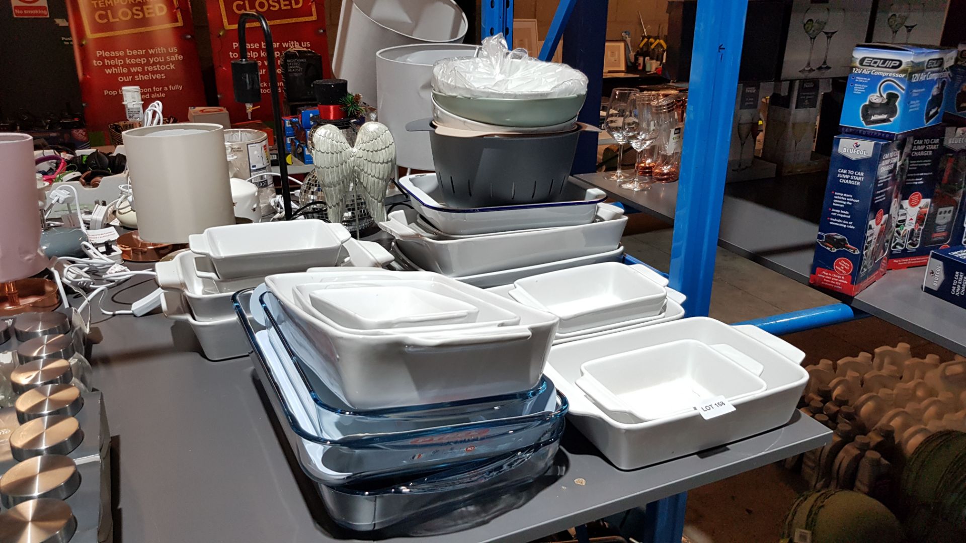 Approx 25 Kitchenware Items To Include Pyrex Baking Dishes & Stone Oven Proof Dishes