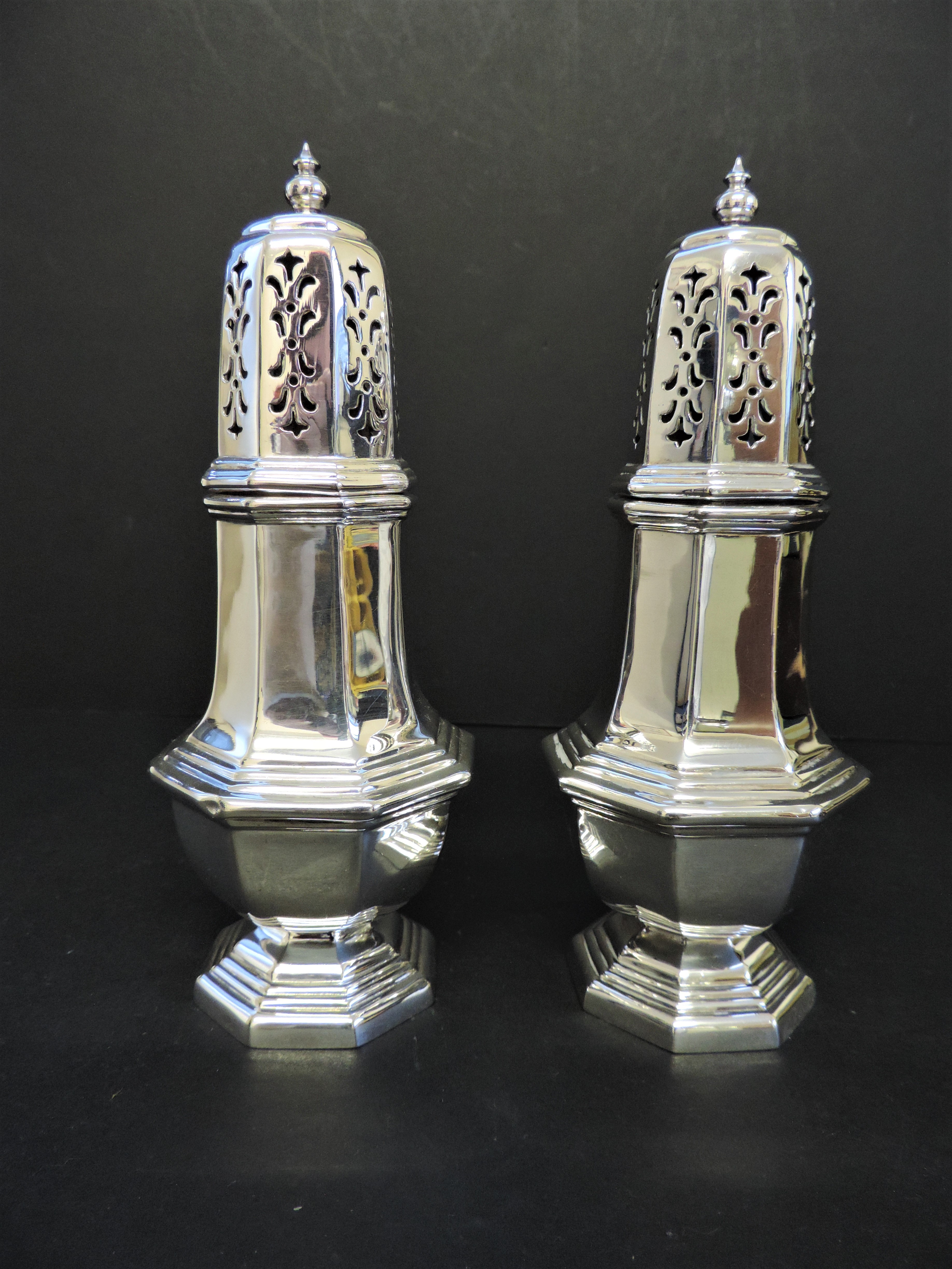 Pair Art Deco Silver Plated Sugar Shakers circa 1920's - Image 6 of 10