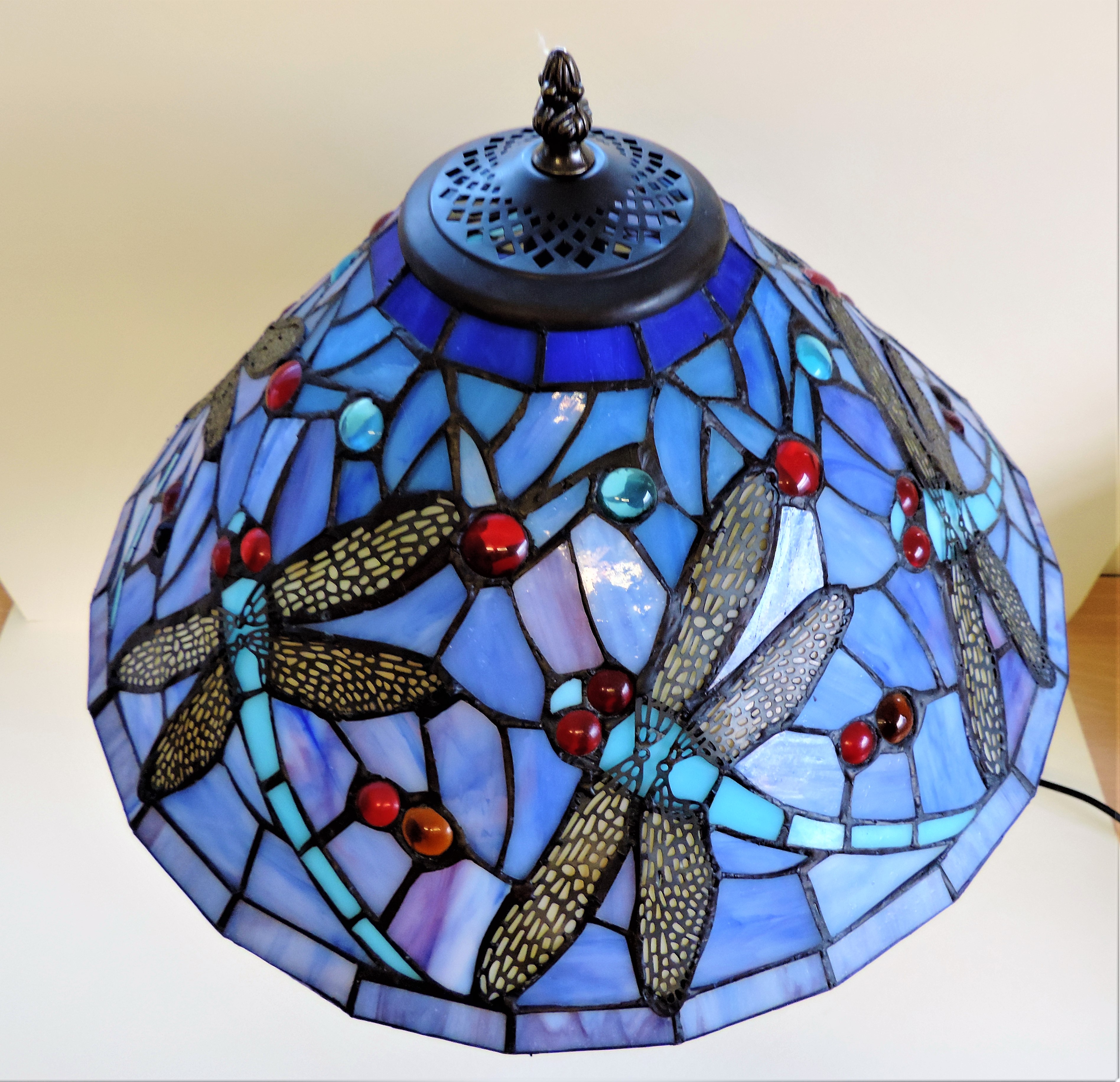 22inch Tall Dragonfly Tiffany Lamp - Image 4 of 6