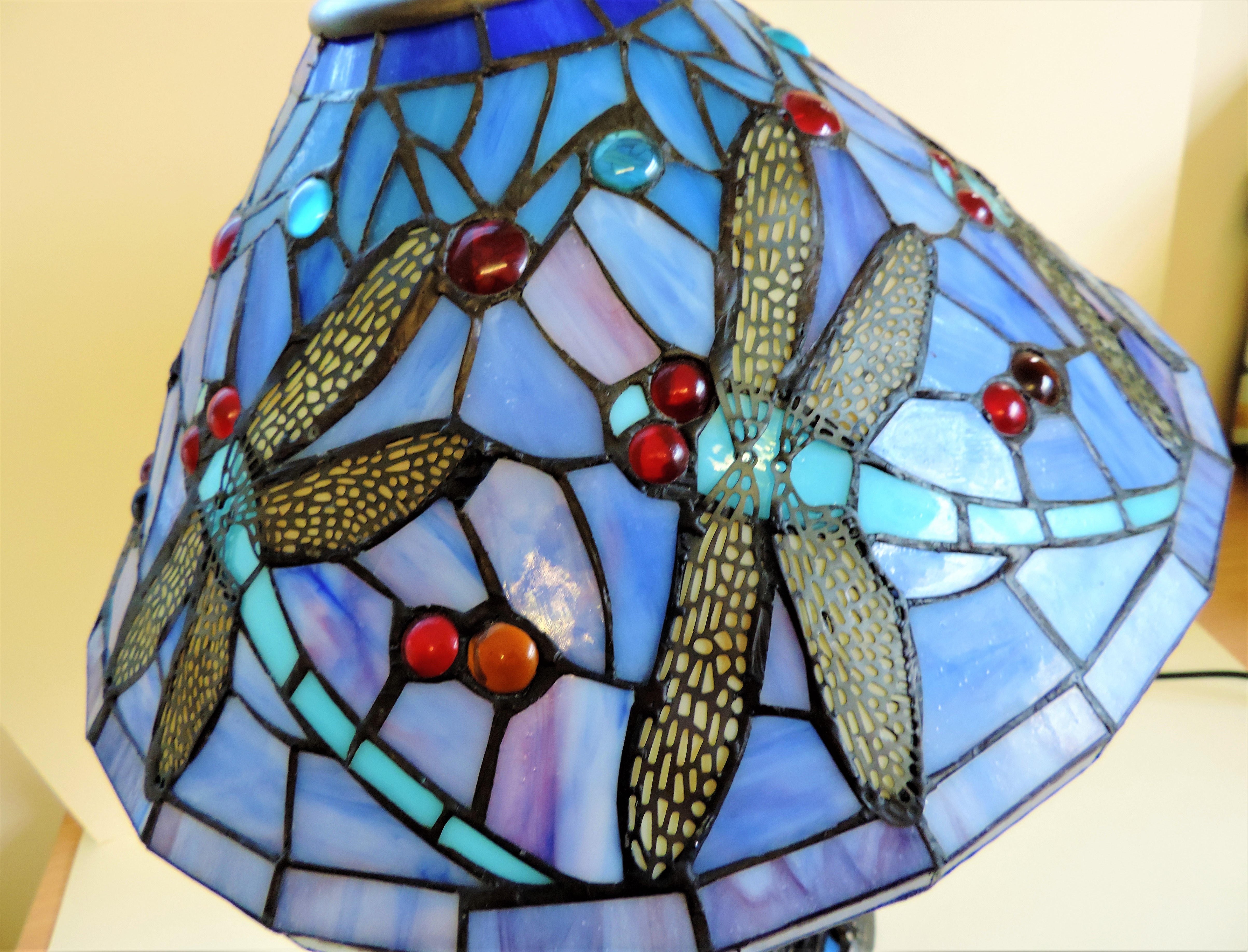 22inch Tall Dragonfly Tiffany Lamp - Image 5 of 6