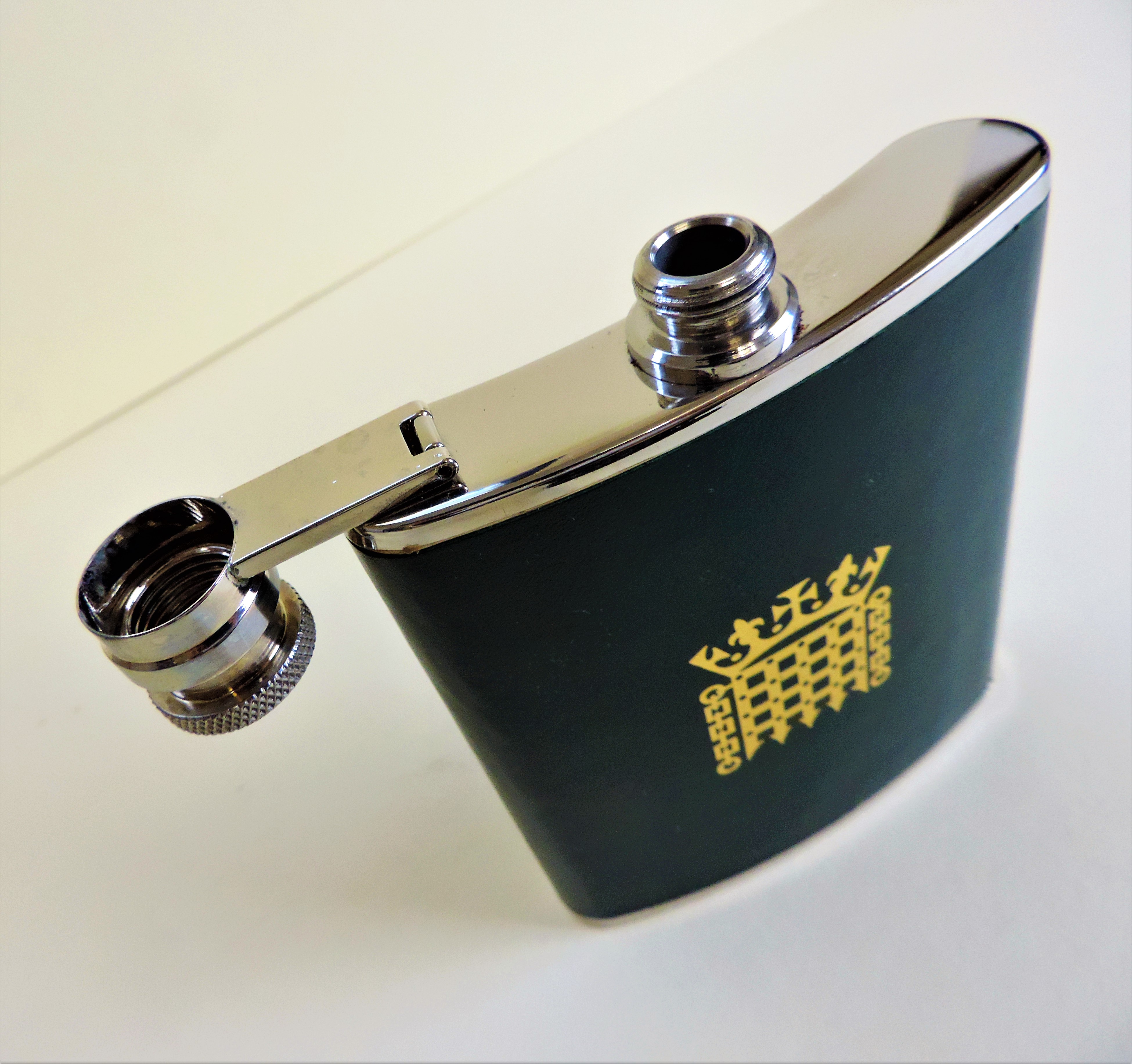 House of Commons Logo 6oz Hip Flask Green Leather - Image 8 of 8