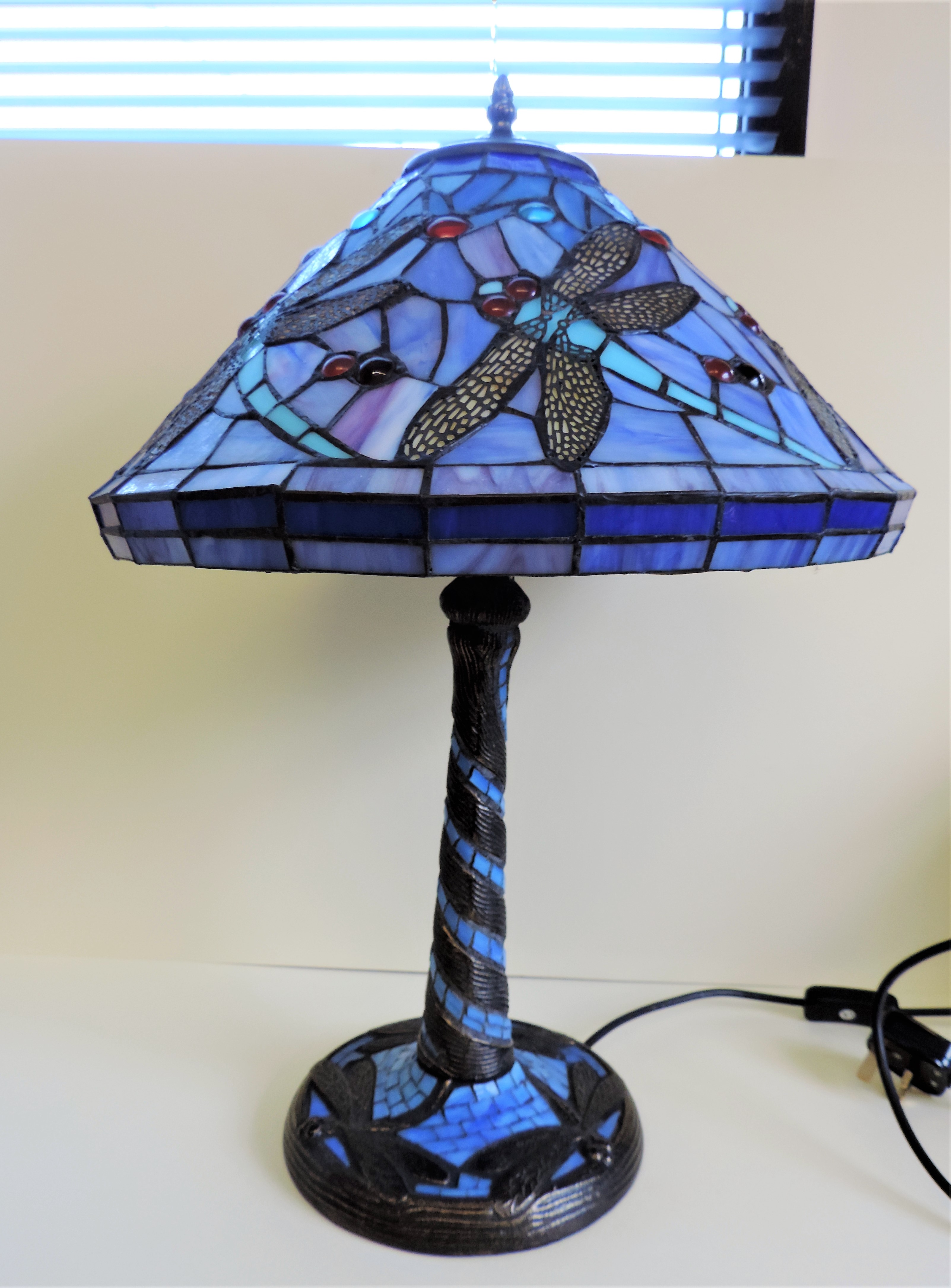 22inch Tall Dragonfly Tiffany Lamp - Image 6 of 6