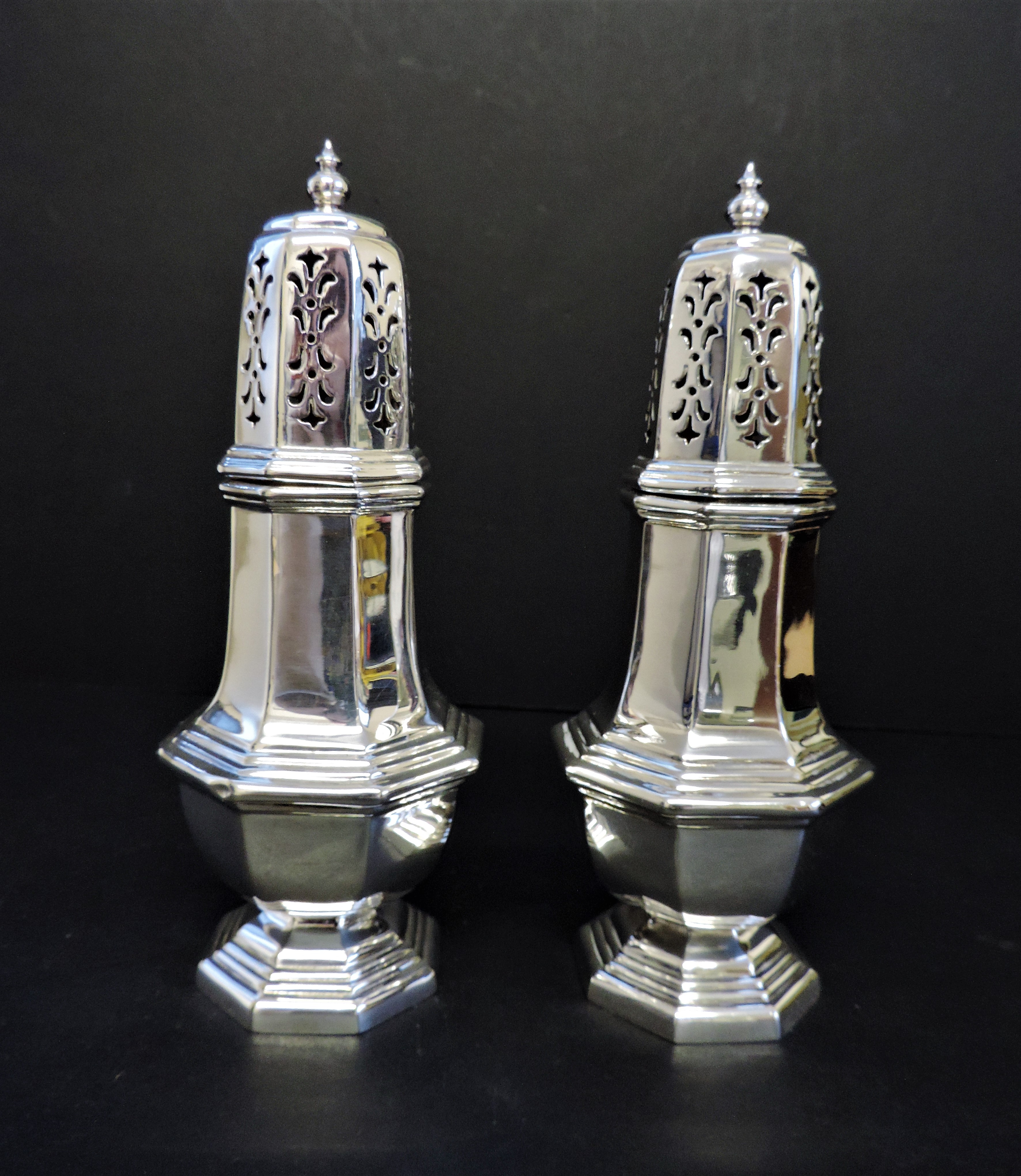 Pair Art Deco Silver Plated Sugar Shakers circa 1920's - Image 2 of 10