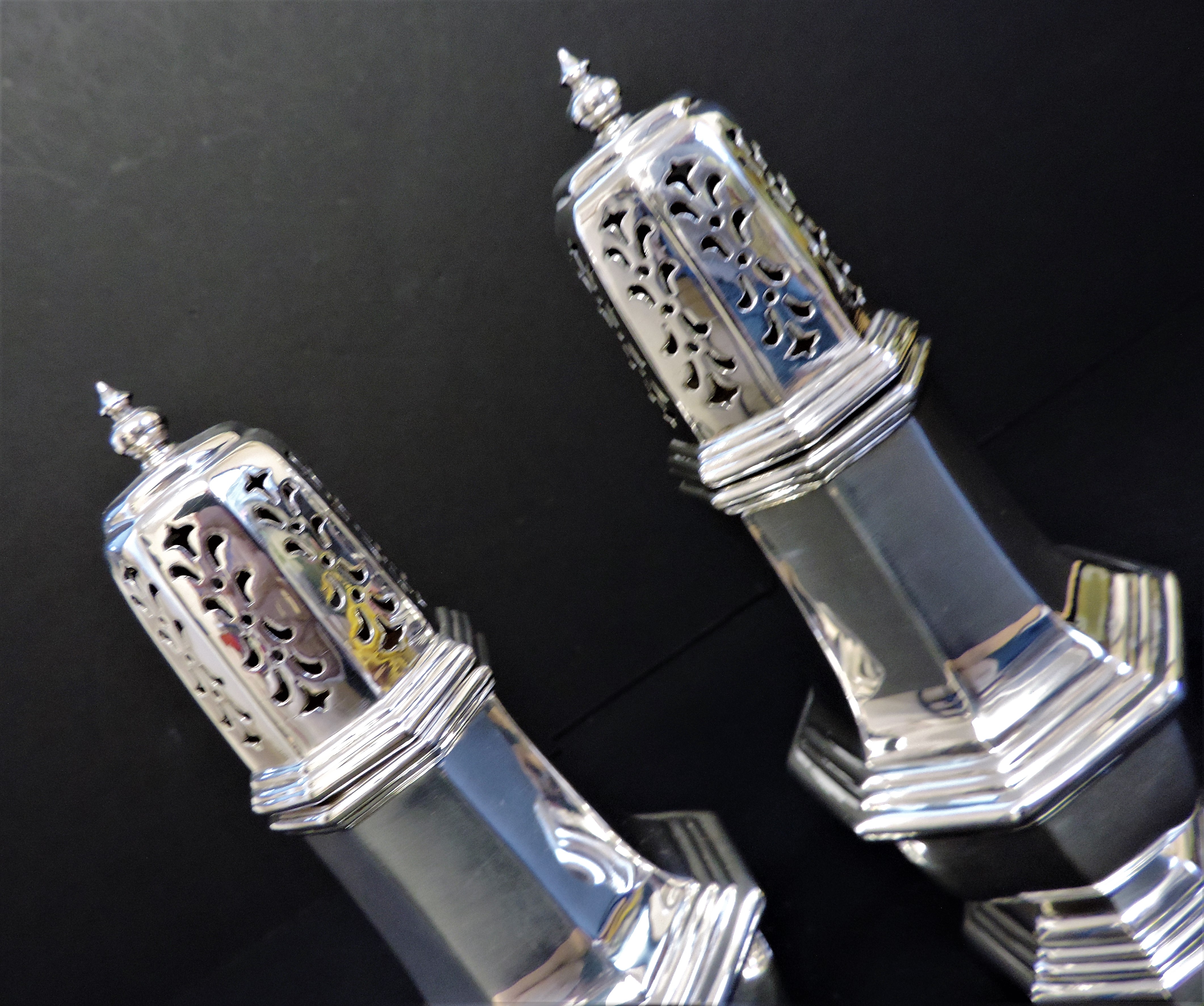 Pair Art Deco Silver Plated Sugar Shakers circa 1920's - Image 7 of 10