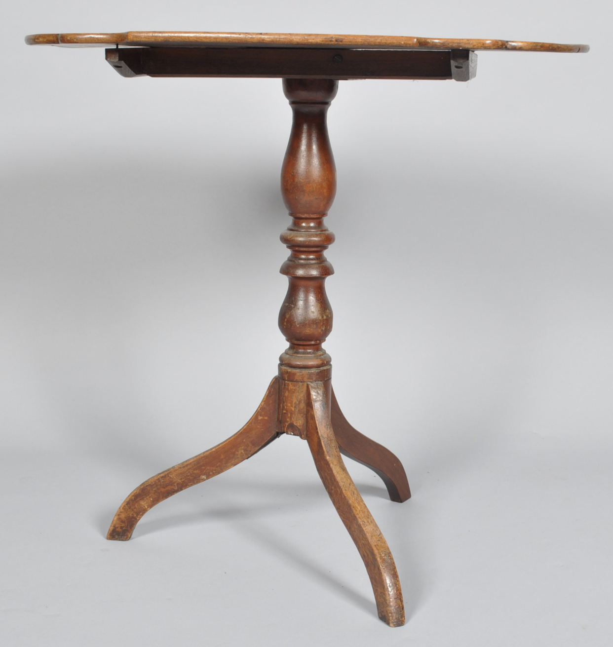 C19th shaped elm tilt top tripod table - Image 2 of 2