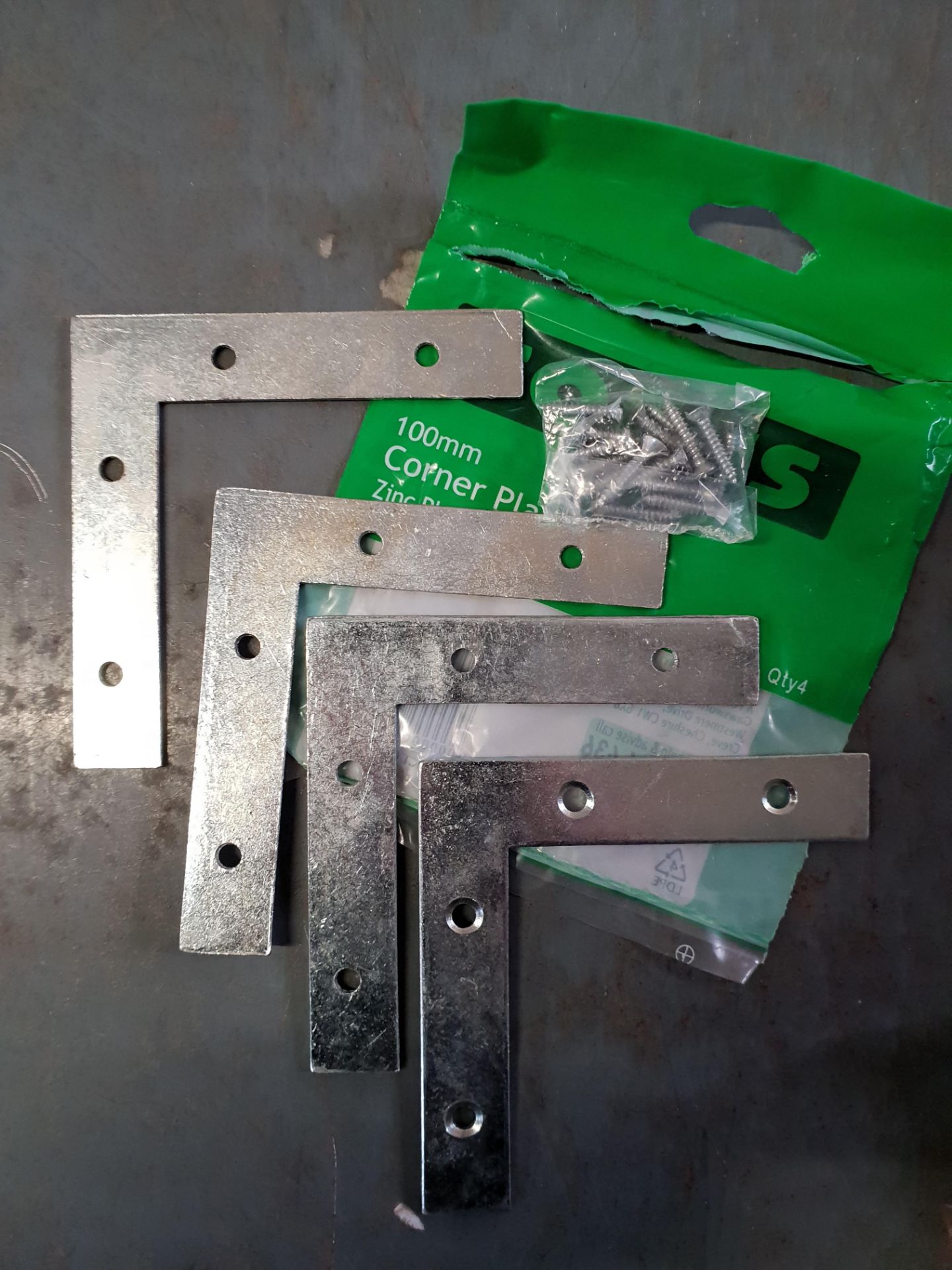 20 packs - 100mm corner plates