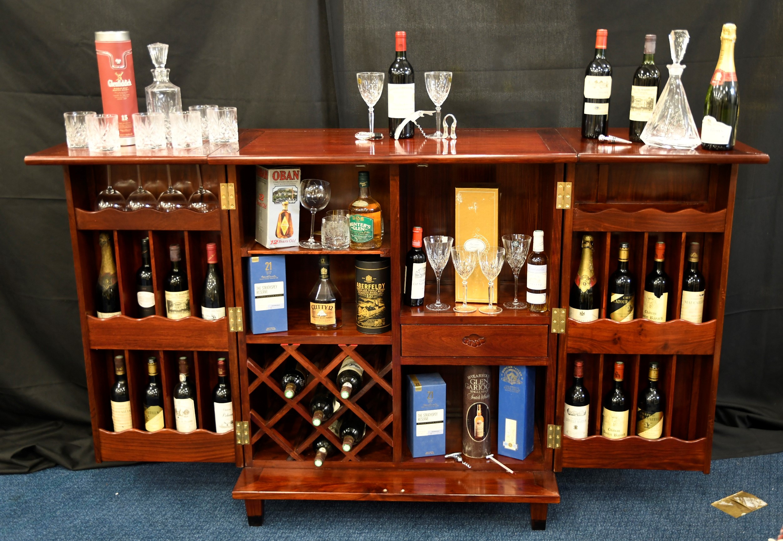 Stunning Solid Rosewood Handmade Cocktail Cabinet/Bar