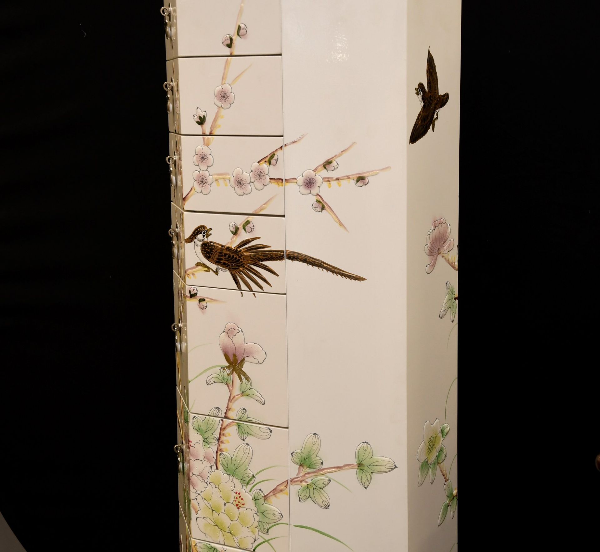 White 8 Drawer Lacquer Hand Painted Pedestal - Image 6 of 12