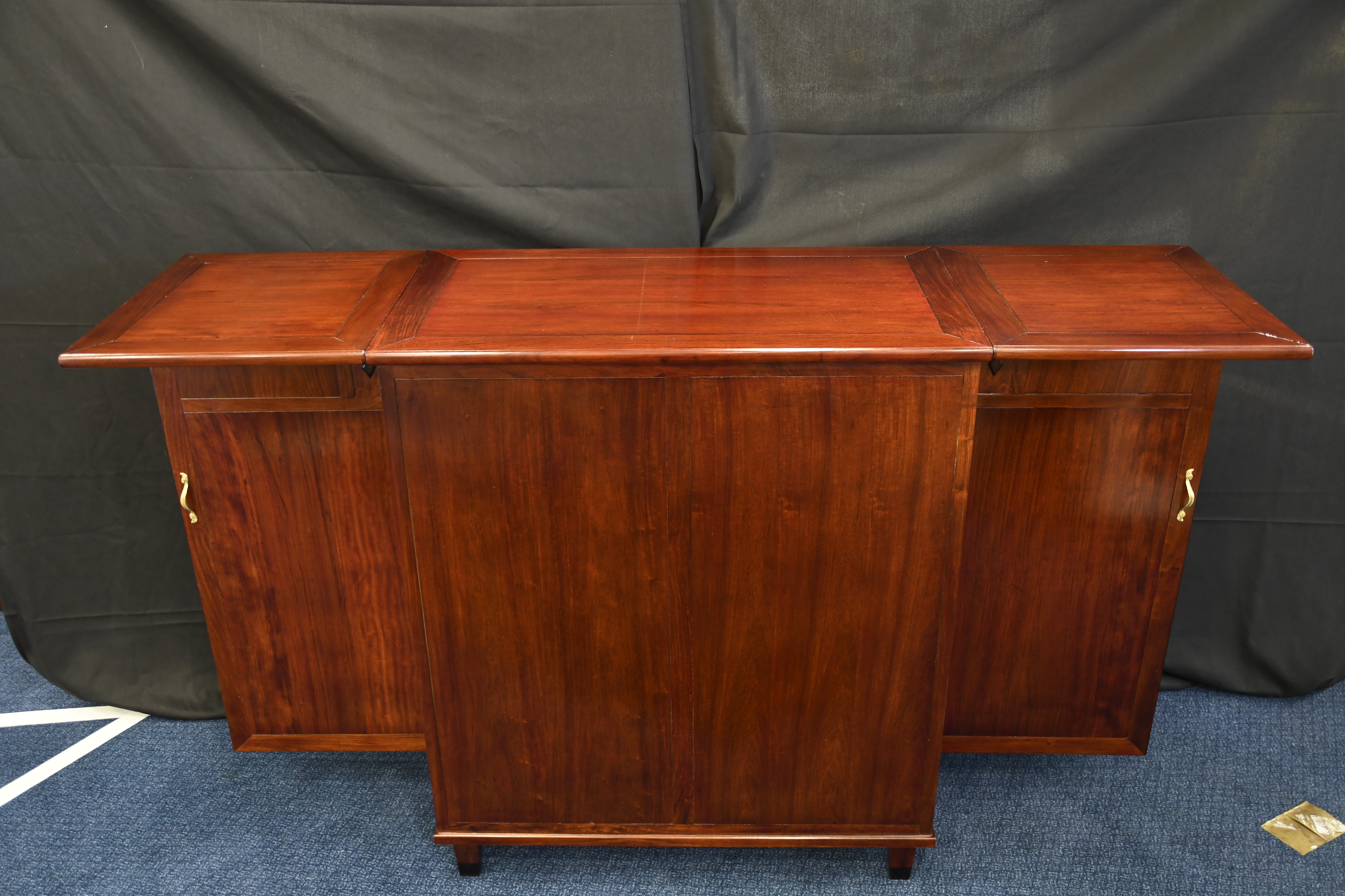 Stunning Solid Rosewood Handmade Cocktail Cabinet/Bar - Image 11 of 11