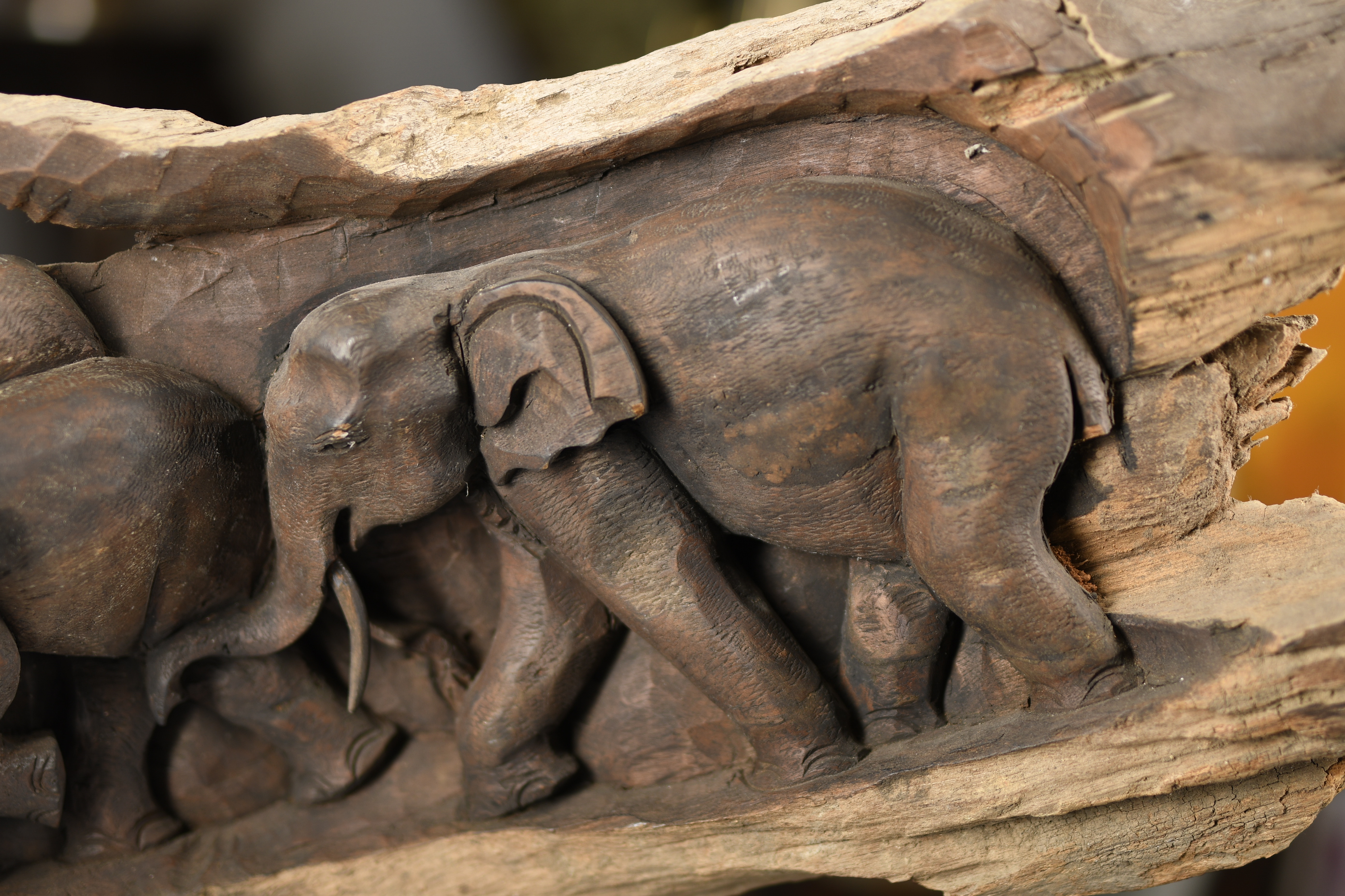 Amazing 4ft Hand carved Wooden Elephant Sculpture. Carved from One Piece of Wood. - Image 6 of 9