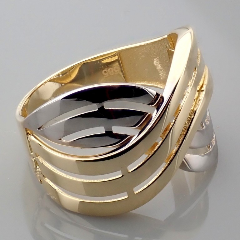 14K Yellow and White Gold Ring - Italian Design. - Image 2 of 5