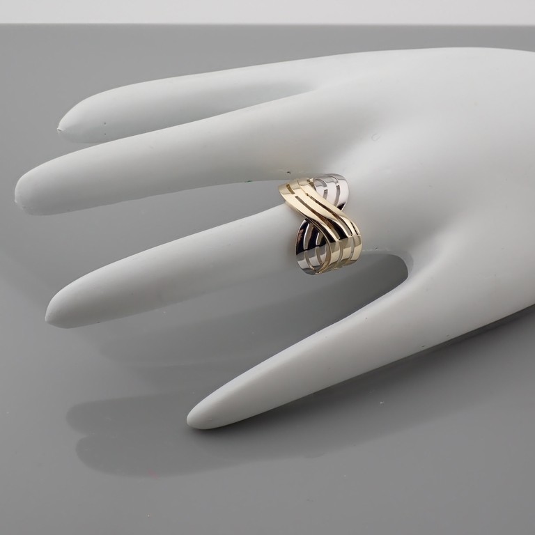 14K Yellow and White Gold Ring - Italian Design. - Image 4 of 5