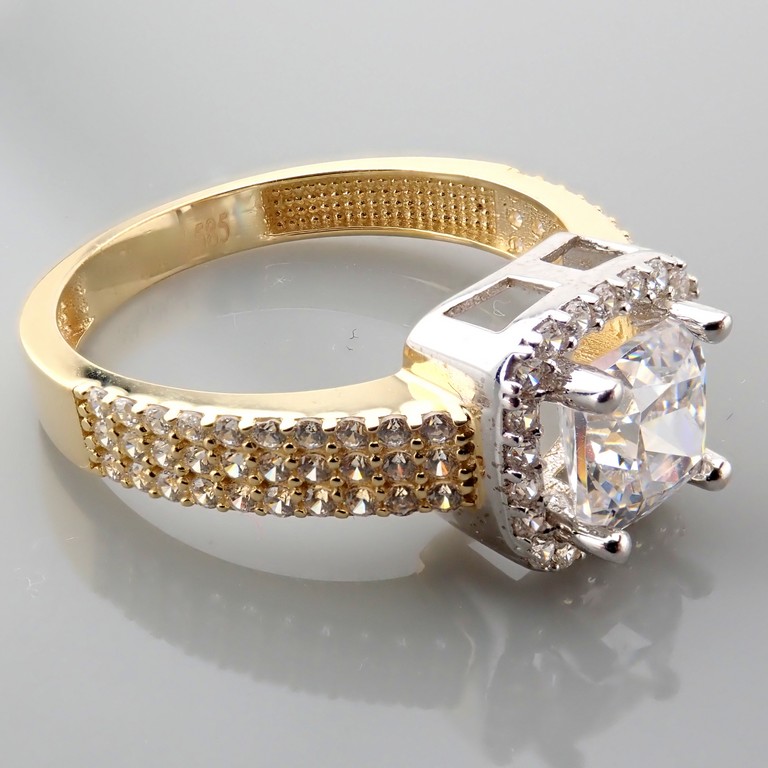 14K Yellow and White Gold Ring - Swarovski Zirconia Solitaire. - Image 2 of 5