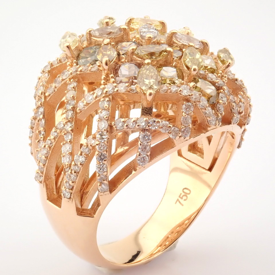 18K Rose Gold Ring- Total 4,05 ct Diamond
