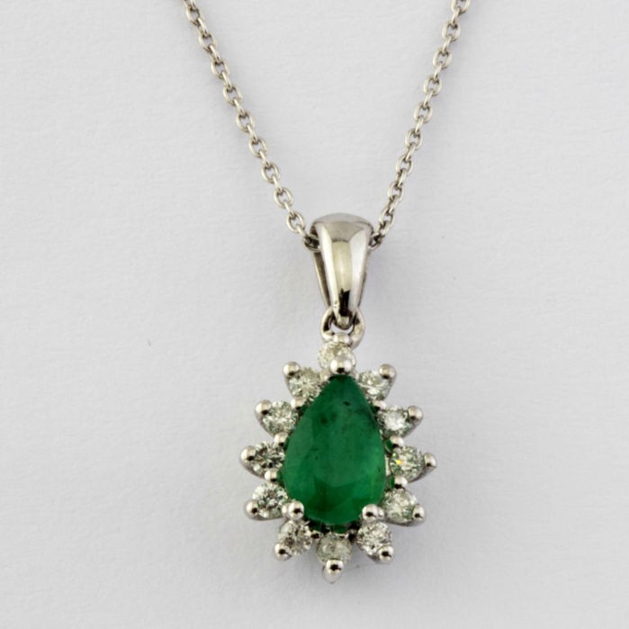 14K White Gold Cluster Pendant , natural emerald and diamonds - Image 2 of 4