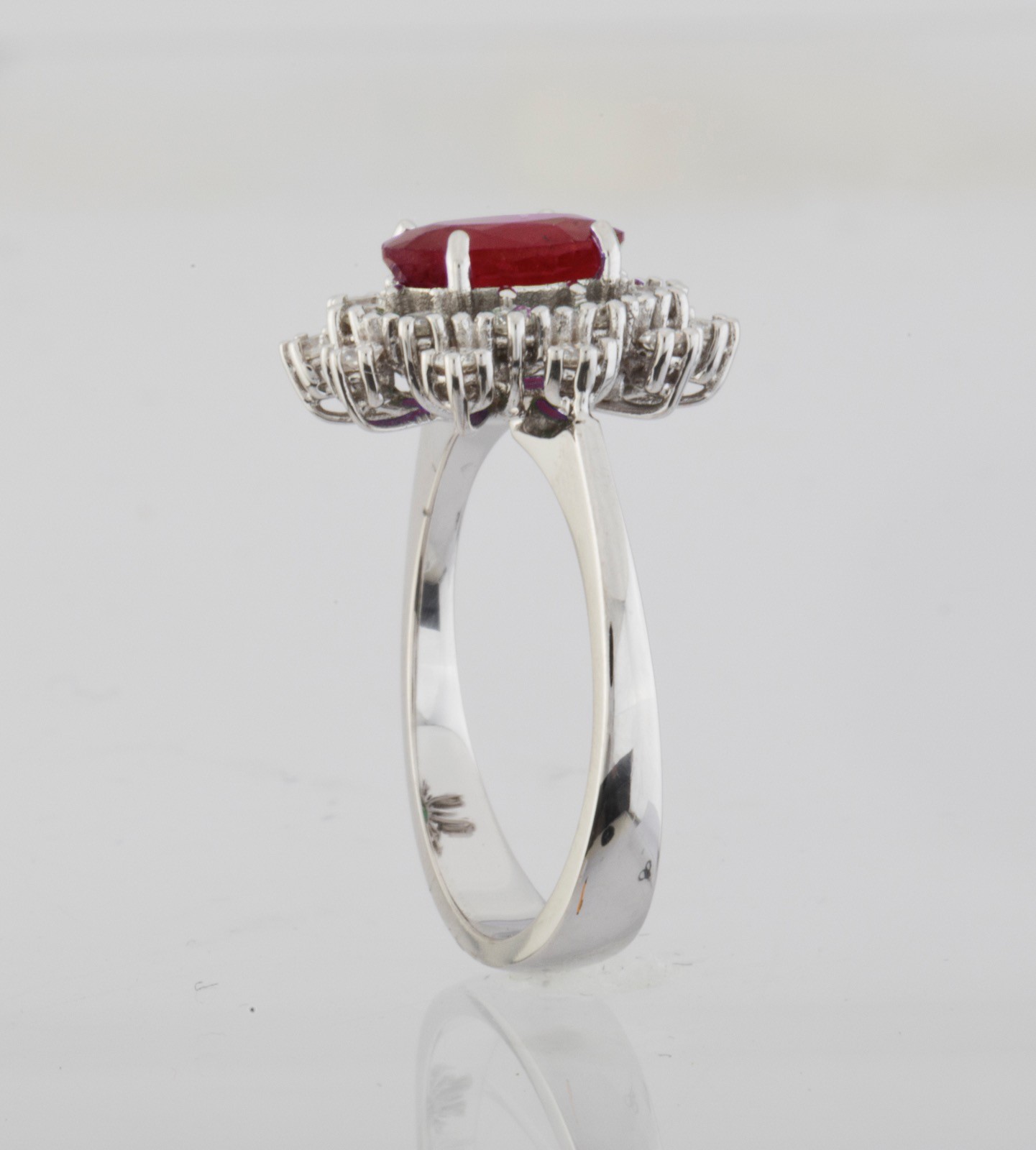 18K White Gold Ruby Cluster Ring Total 1.45 ct - Image 4 of 4