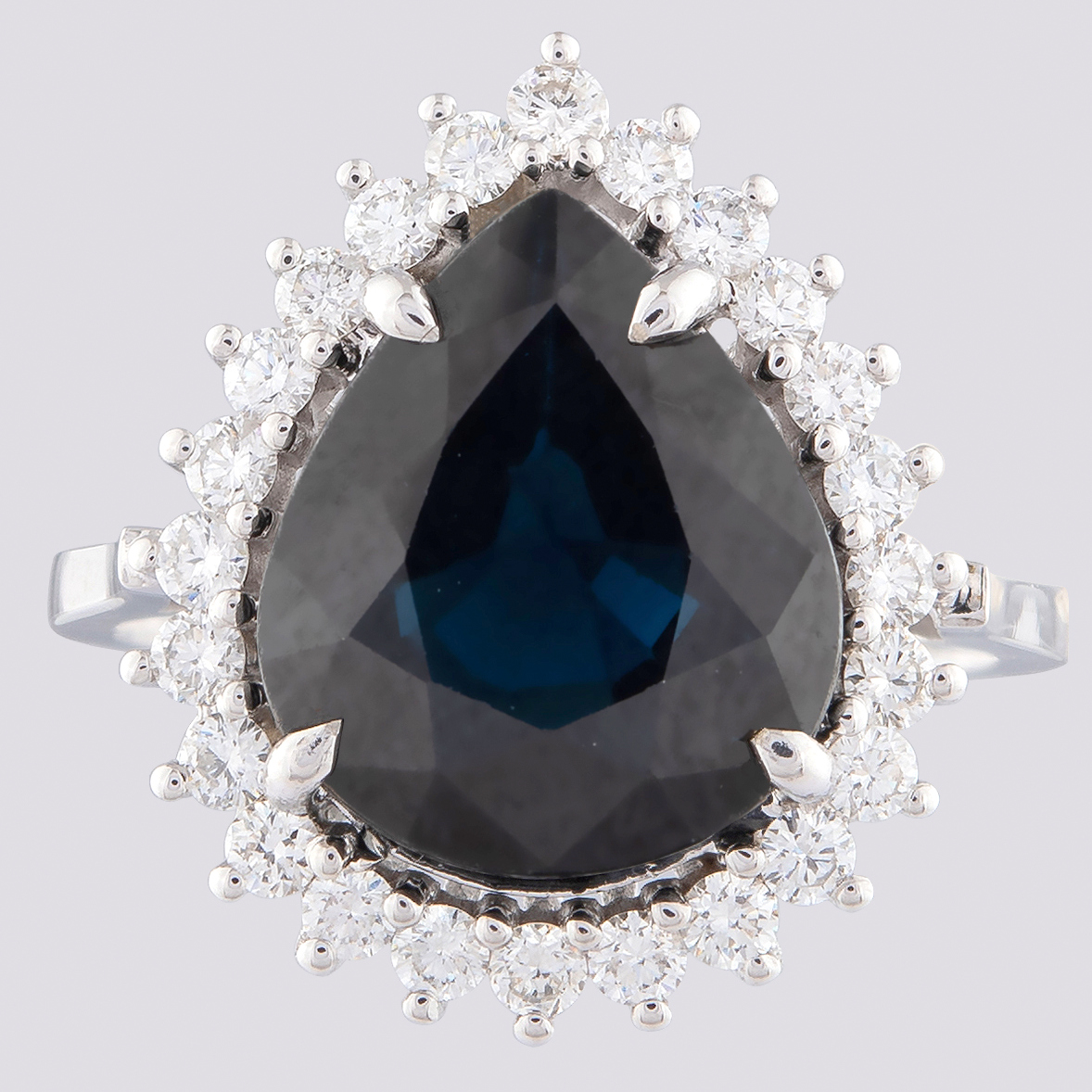 14K White Gold Cluster Ring - 5,75 ct Natural Sapphire - 0,60 ct Diamond - Image 4 of 4