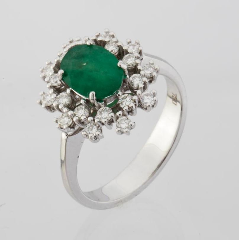 18K White Gold Emerald Cluster Ring Total 1.45 ct