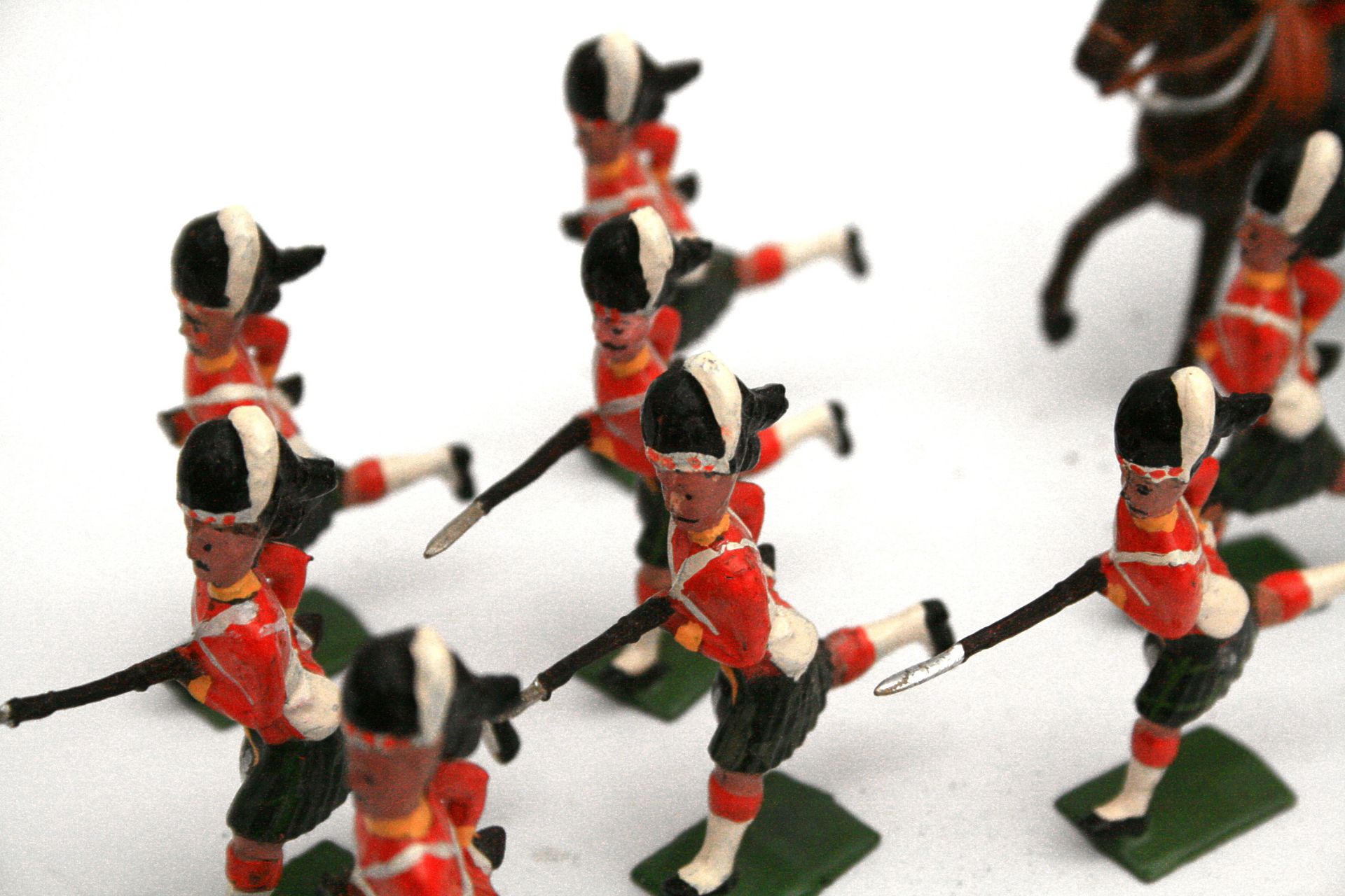 Vintage Britain's Metal Toy Soldiers Assorted Scottish 19 in Total - Image 4 of 4