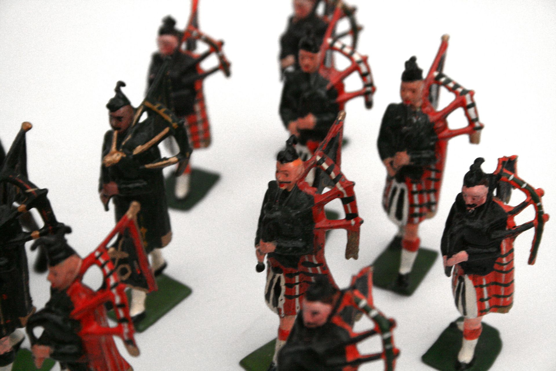 Vintage Britain's Metal Toy Soldiers Assorted Scottish 19 in Total - Image 3 of 4