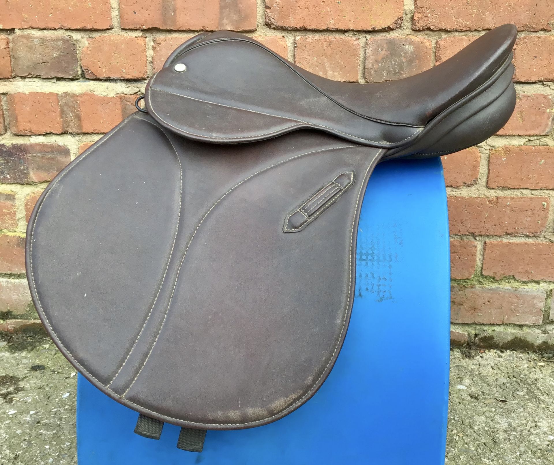 15" Medium English Synthetic GP Saddle - Brown - Image 9 of 9