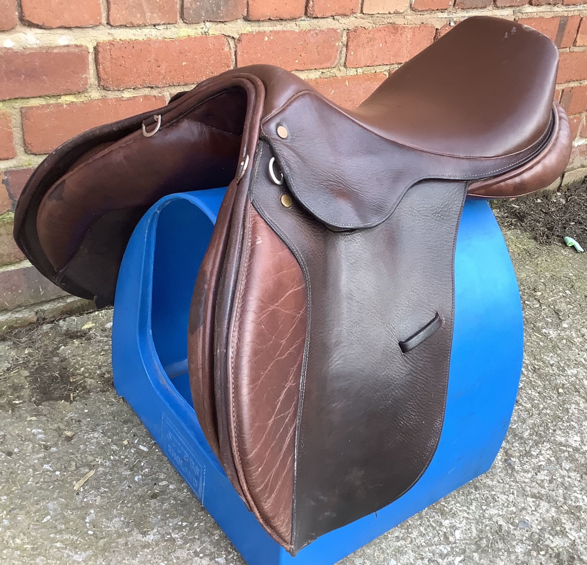 17" Medium English Jumping Saddle - Brown - Image 3 of 5