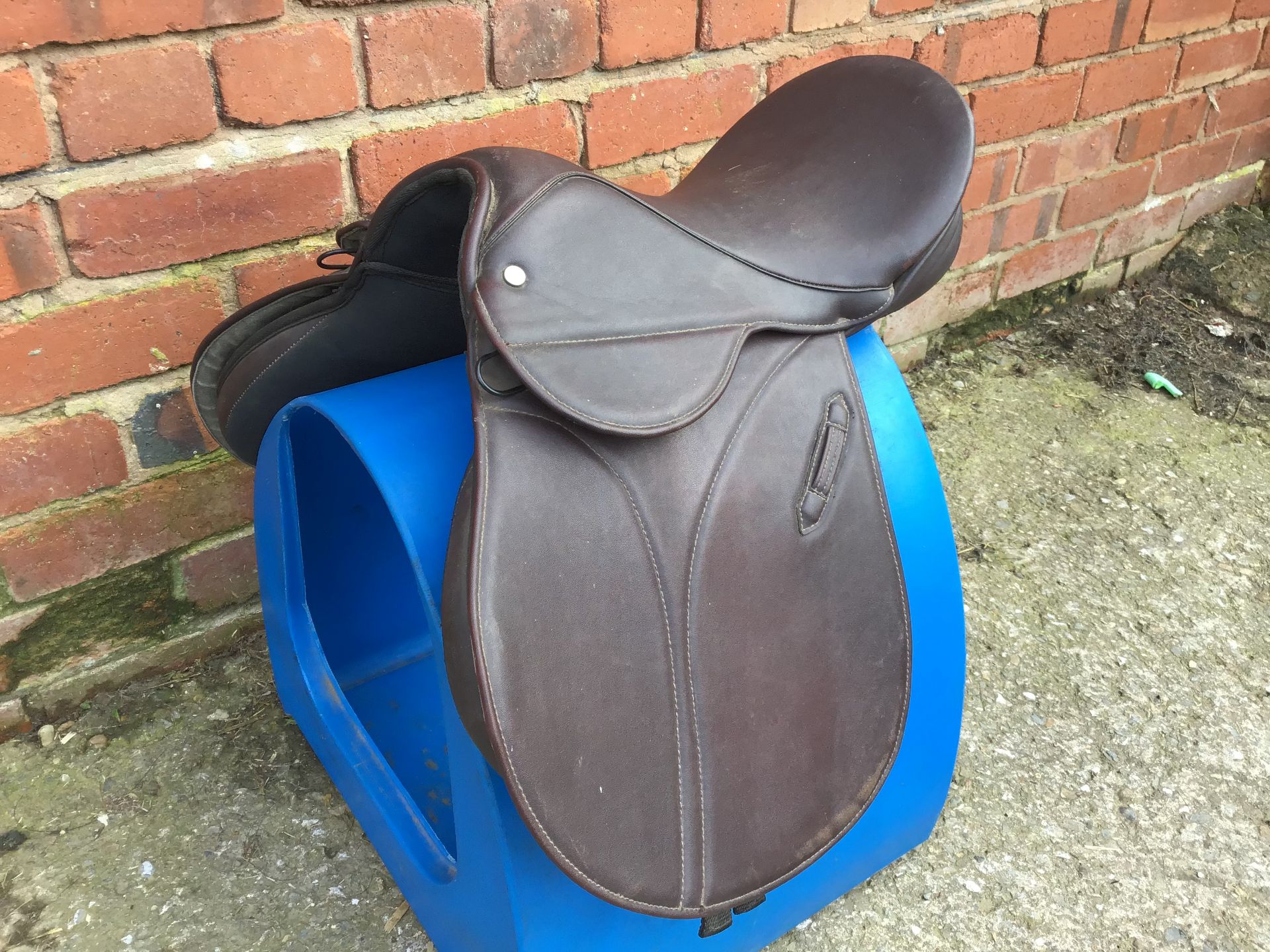 15" Medium English Synthetic GP Saddle - Brown