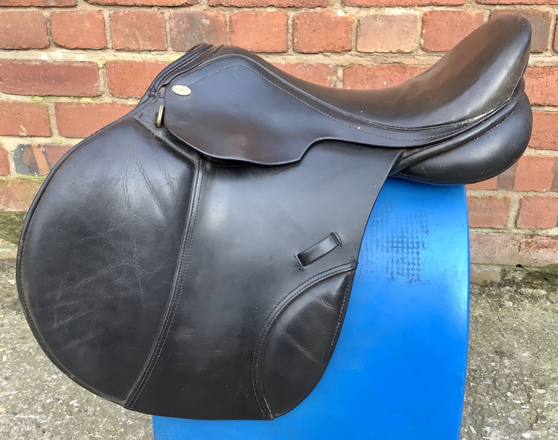17" Wide Jorge Canaves Jumping Saddle = Black